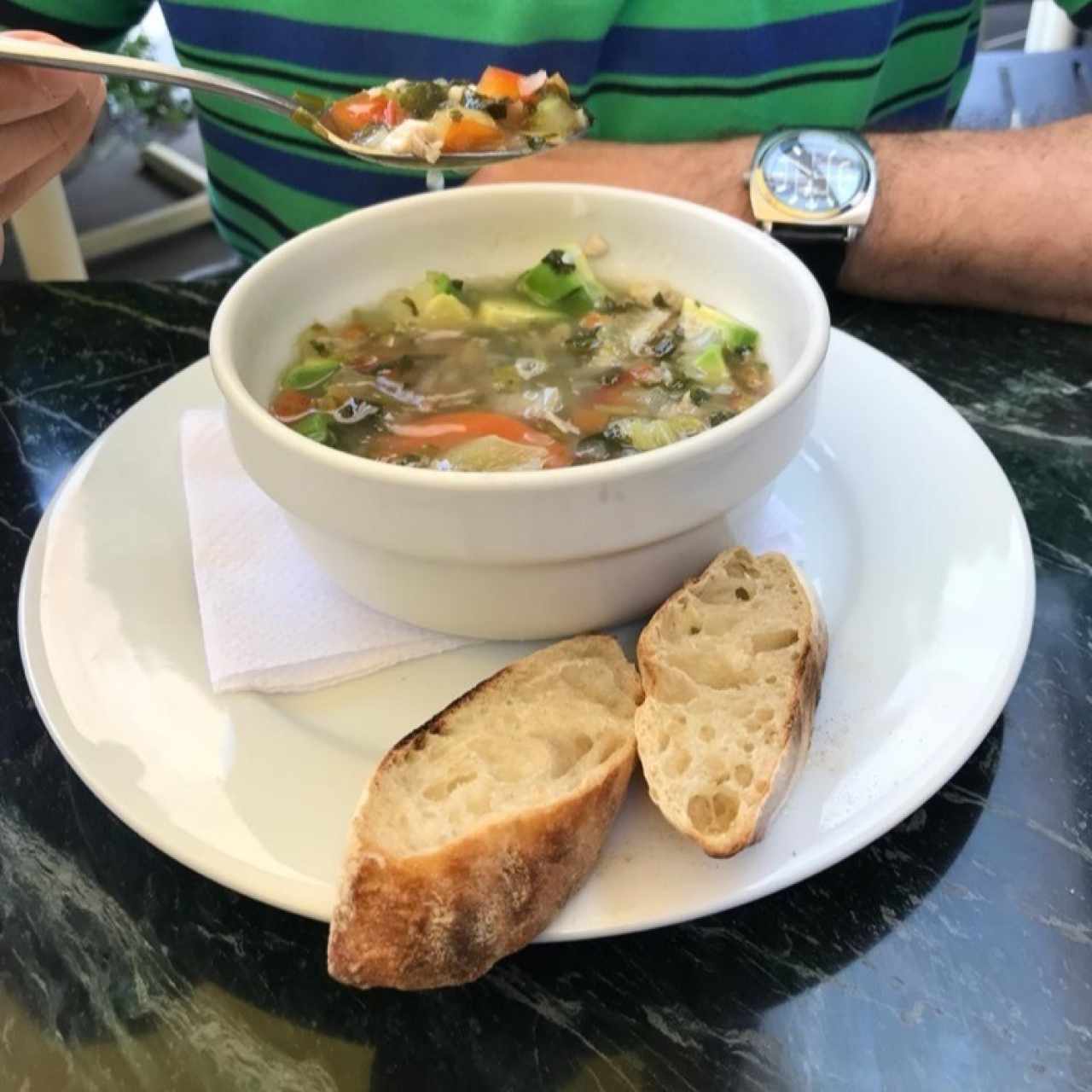 sopa de pollo