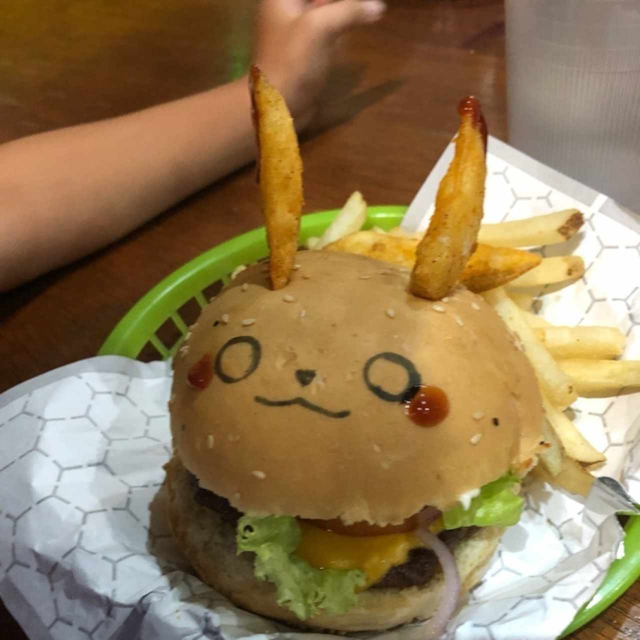 Hamburguesa Pikachu 