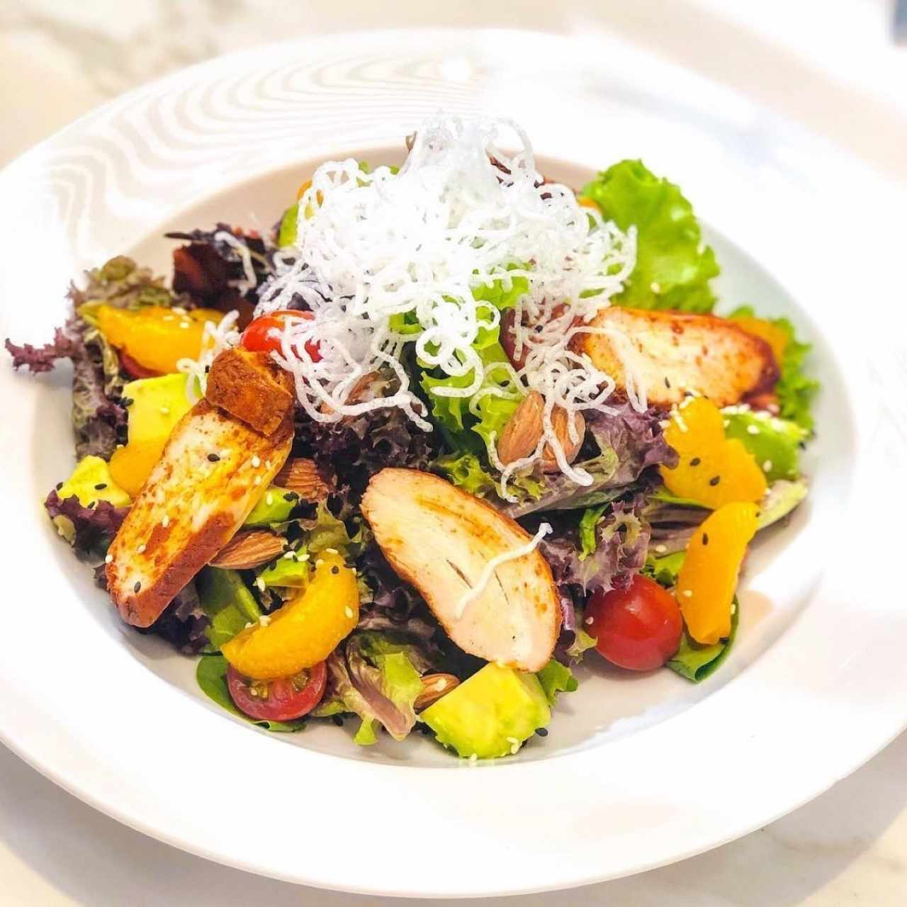 Ensalada de pollo Thai