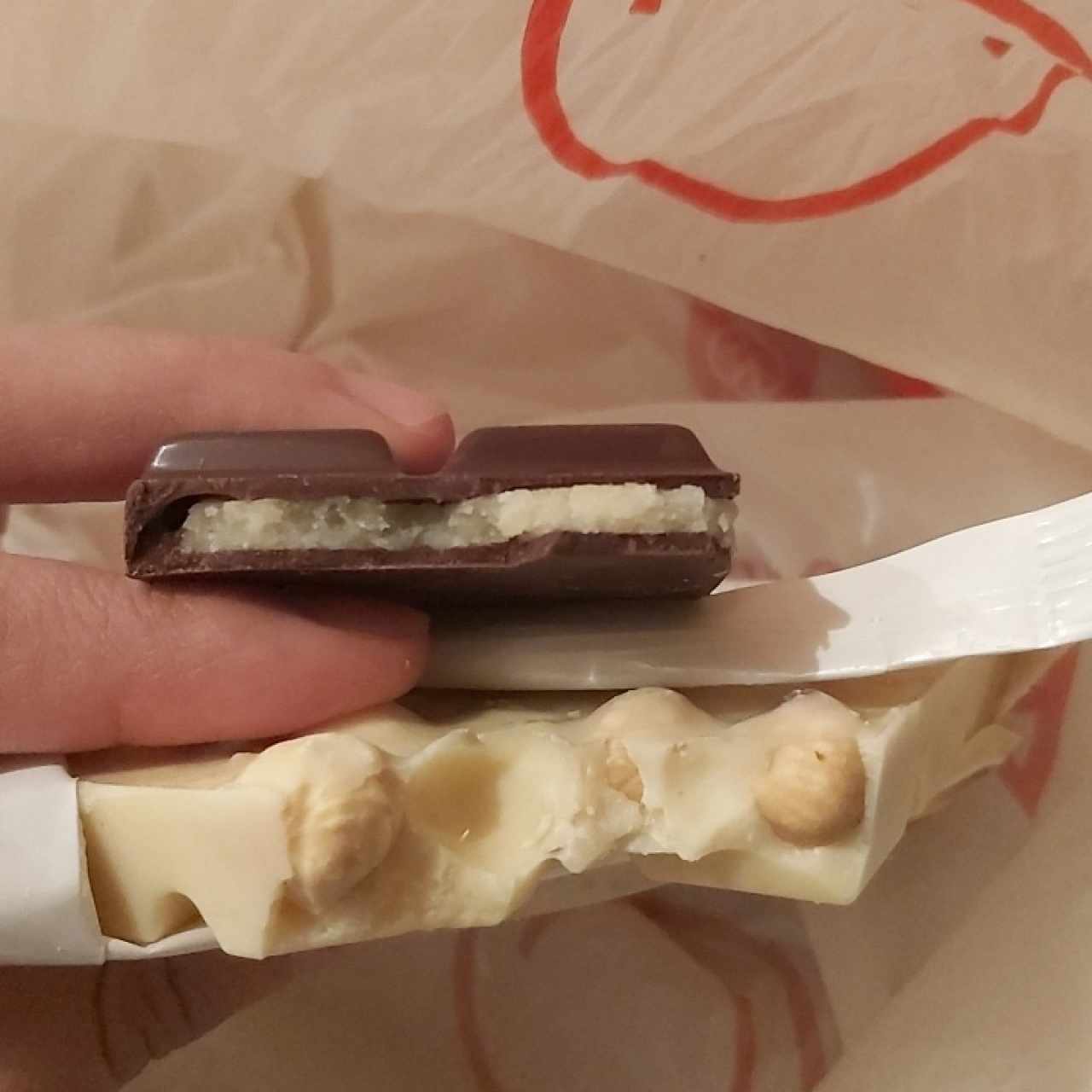 chocolate con Mazapán y el de chocolate blanco  con avellanas 