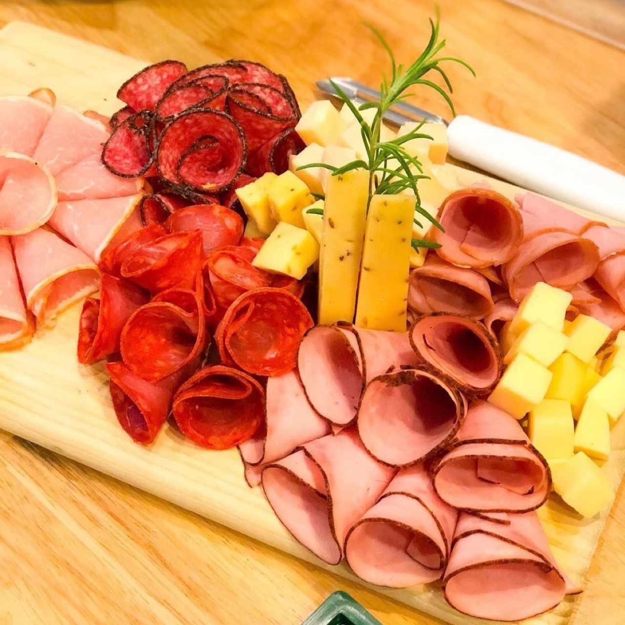 Tabla de Jamones y Quesos