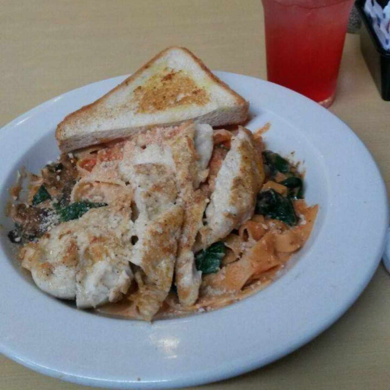 Pasta con pollo 