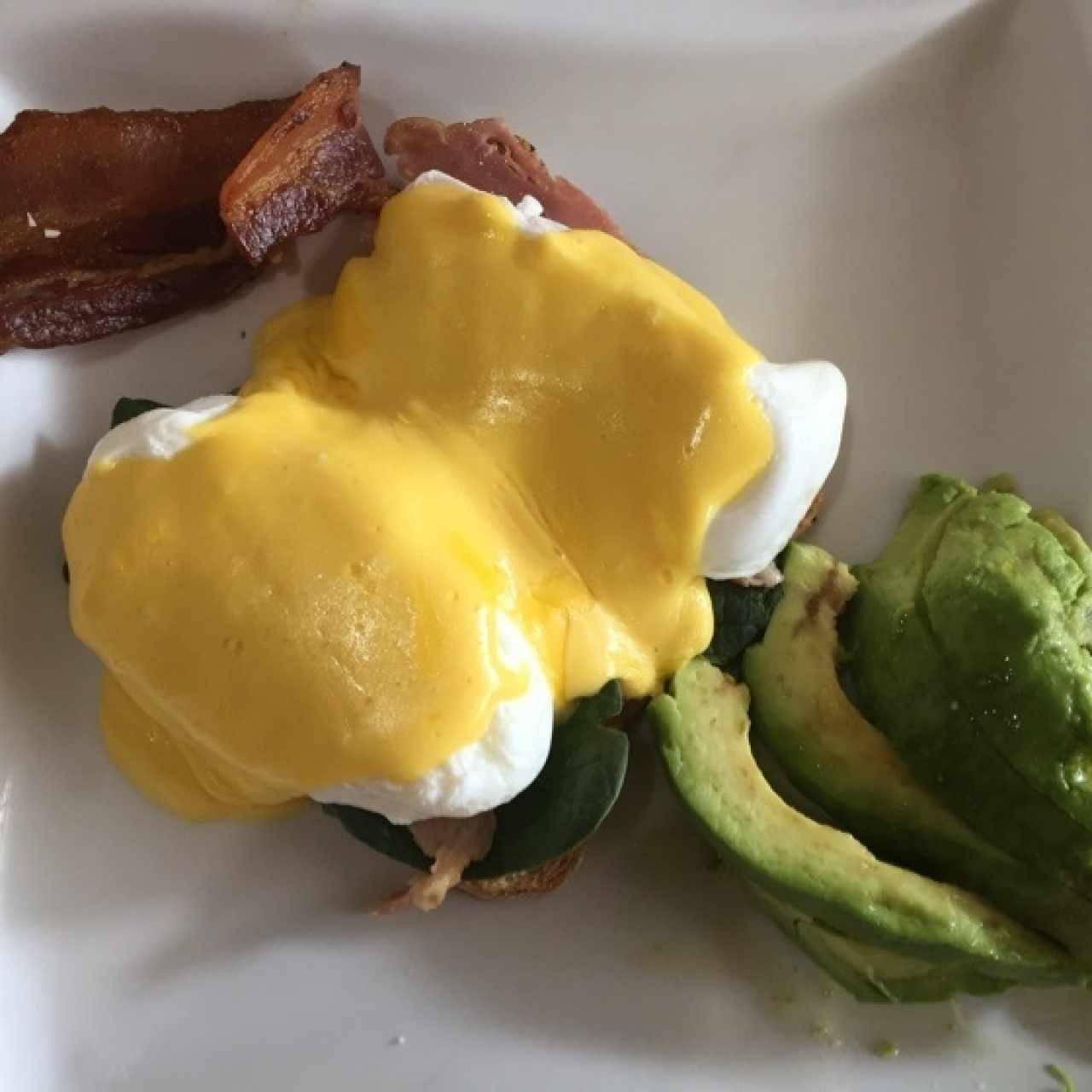 Huevos Benedictinos