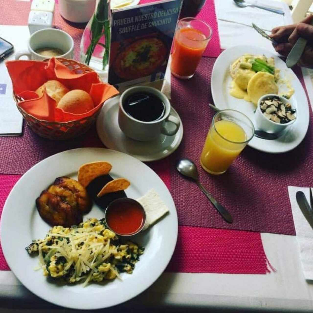 Huevos Benedictinos