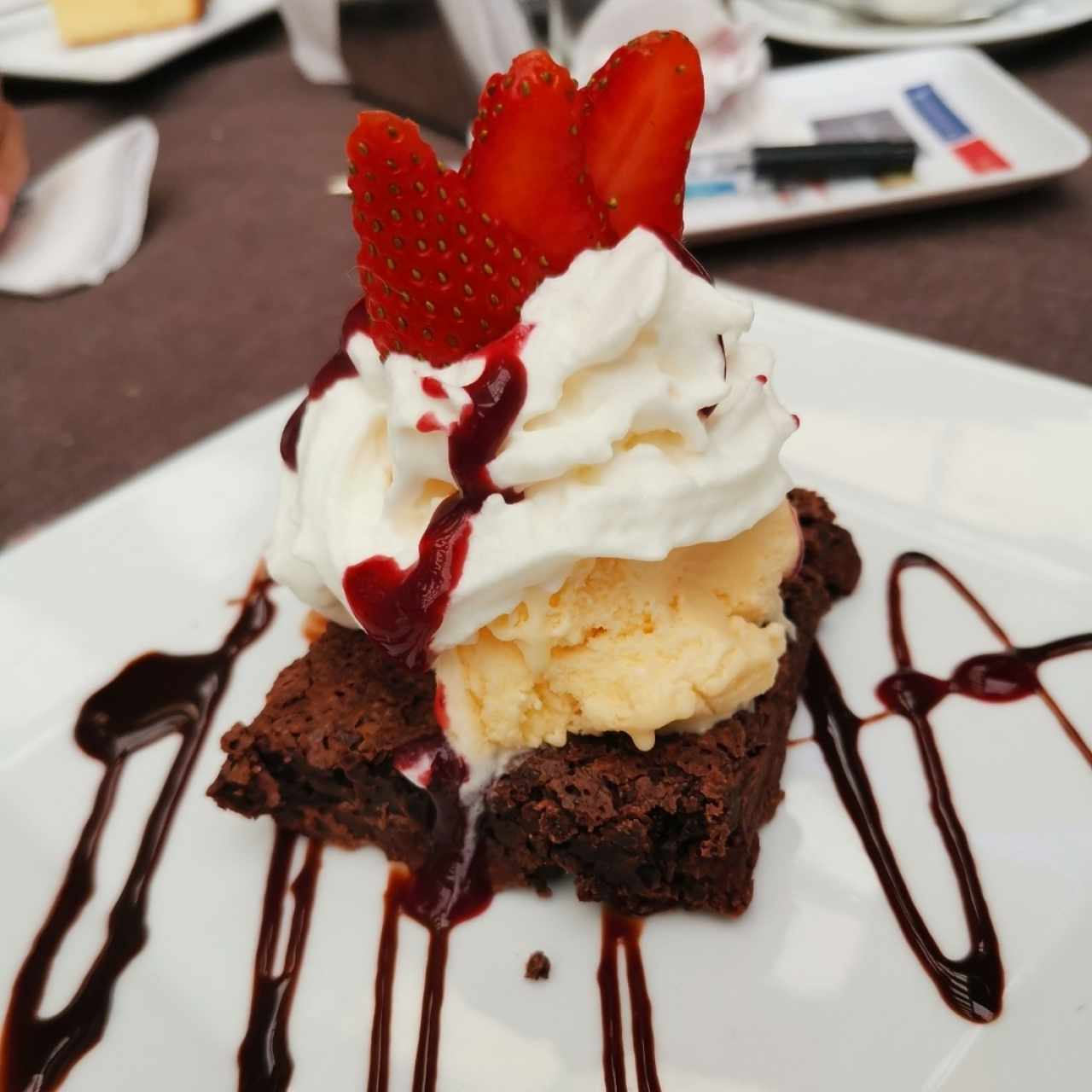 brownie con helado