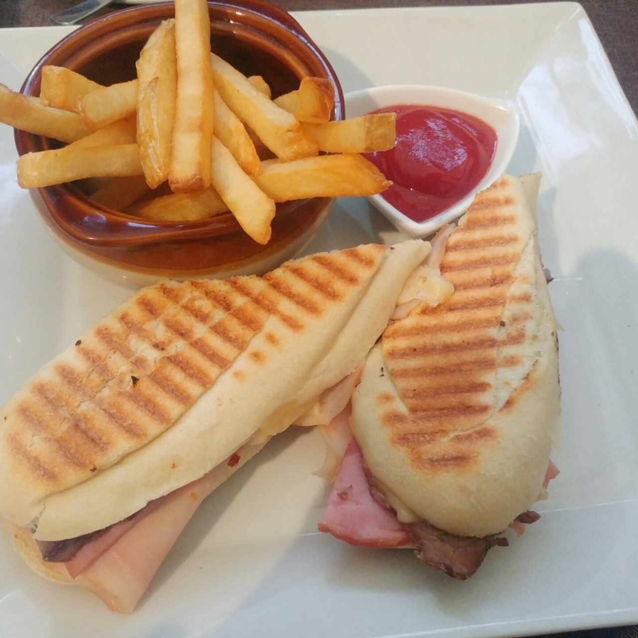 Panini de Rosbif y jamones