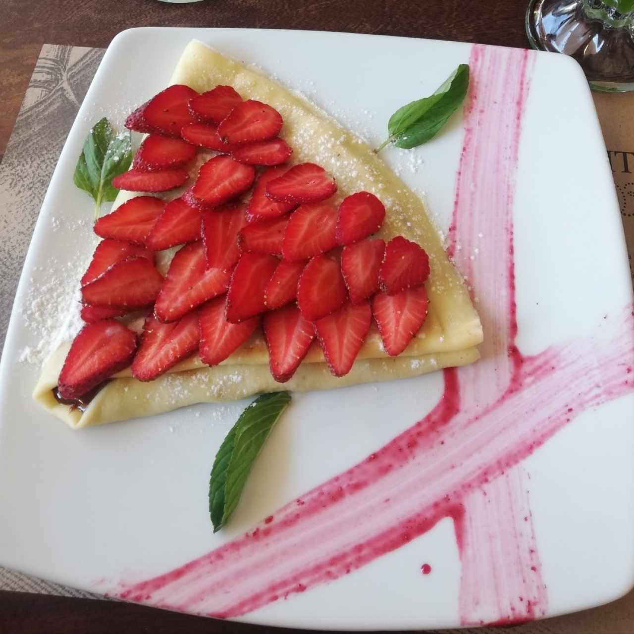 Crepa chocolate artesanal con fresas 