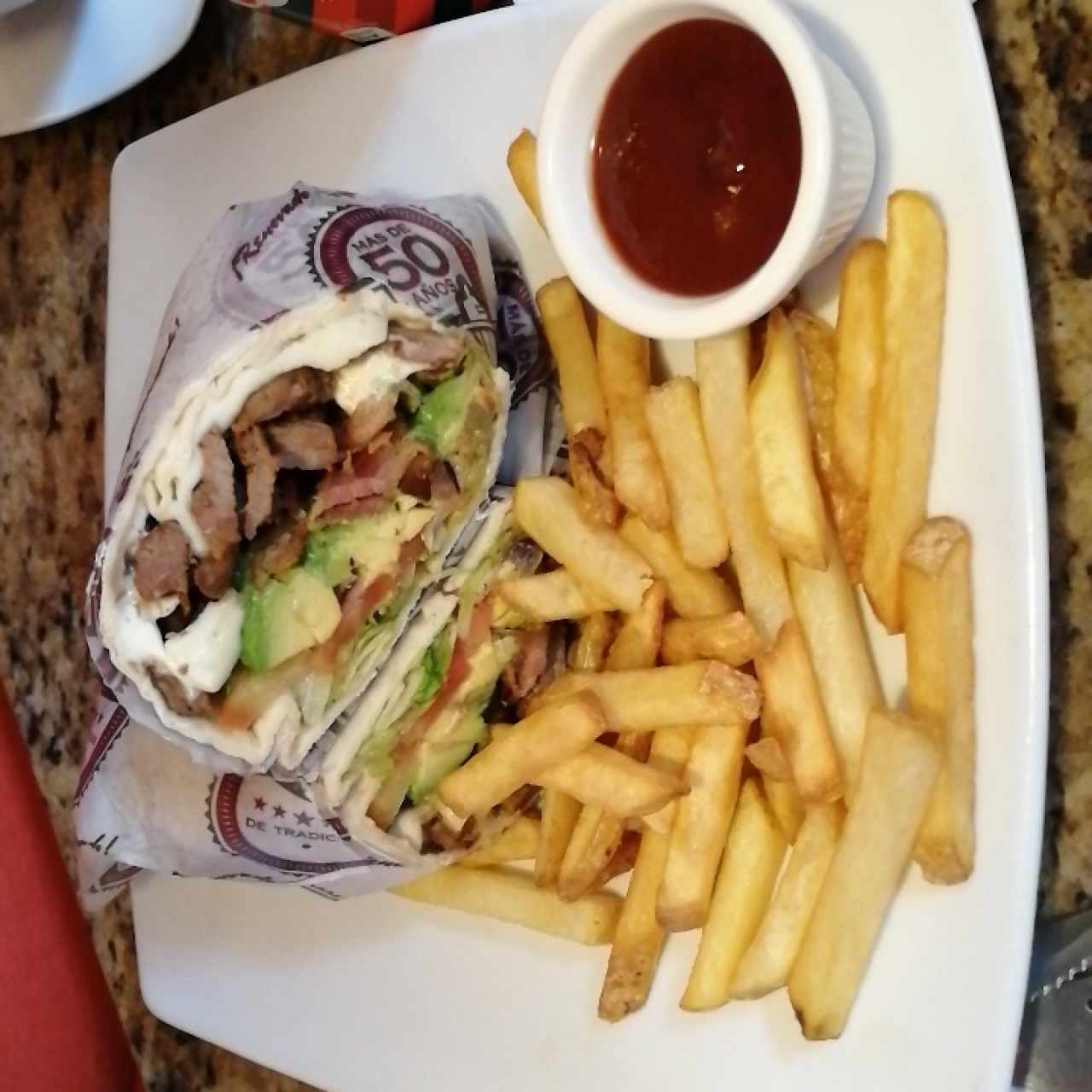 burrito de carne y aguacate 