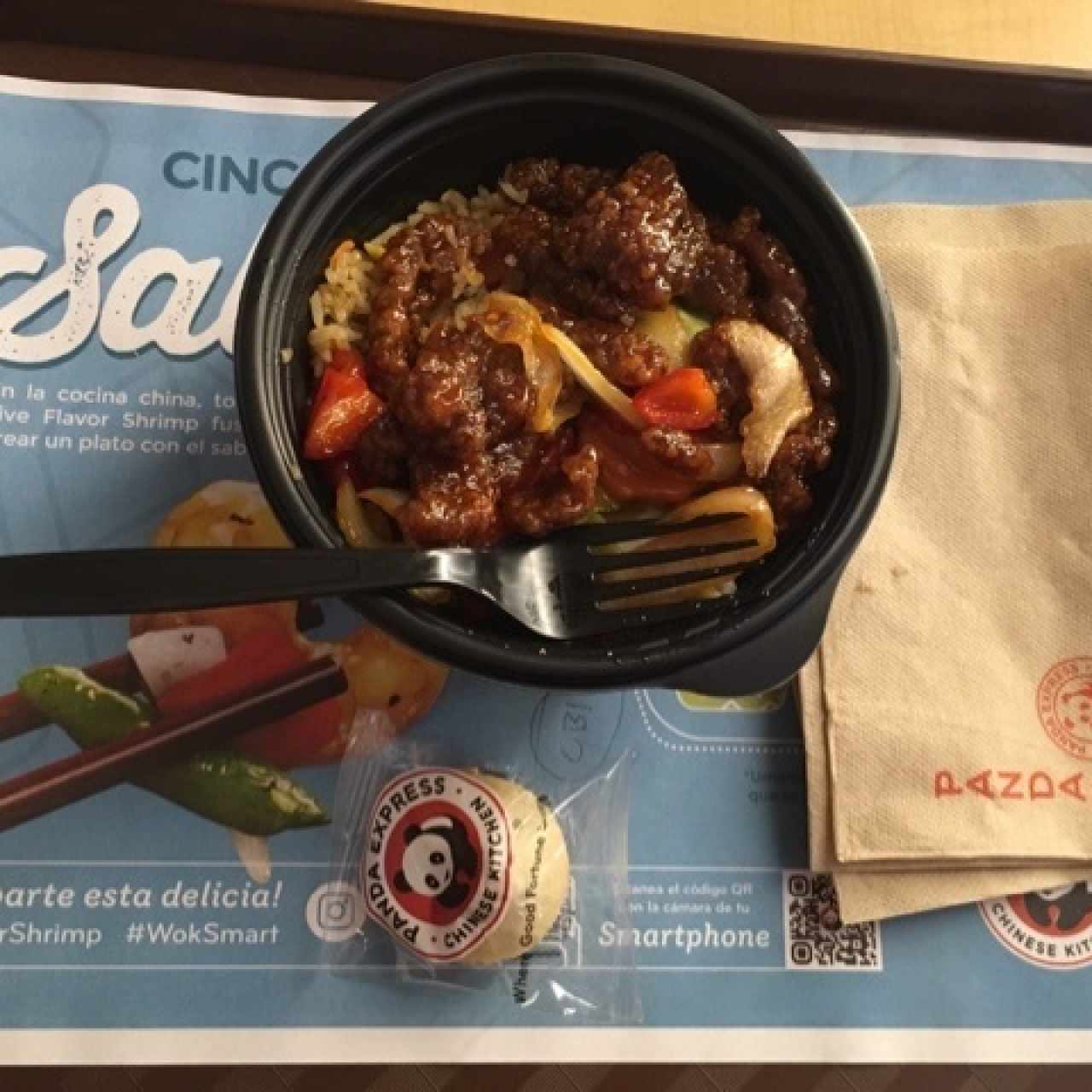 Bijing Beef, arroz frito y vegetales bowl