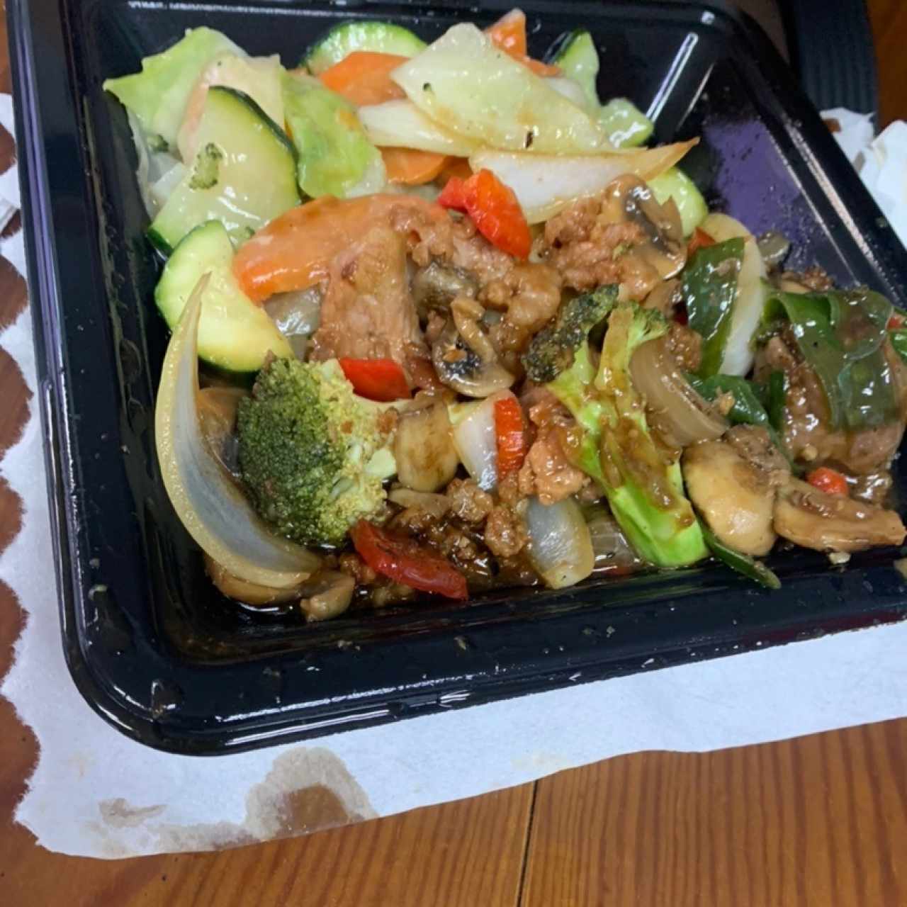 Mongolian beef con vegetales. 