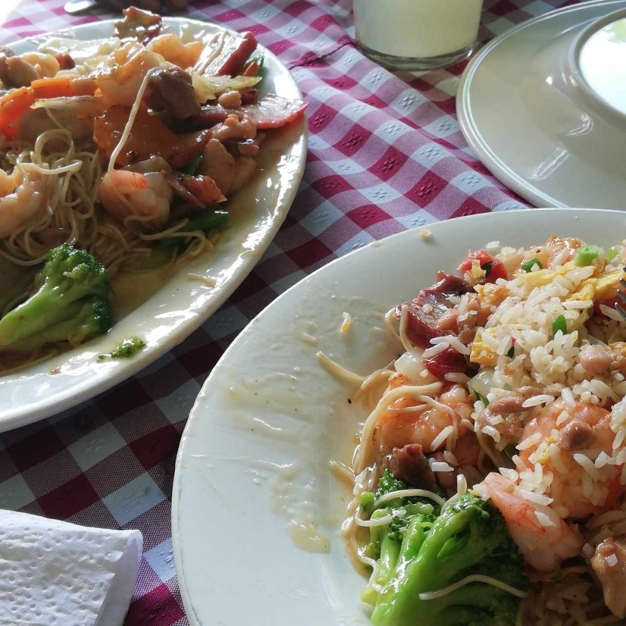 arroz frito y chao min mixto.