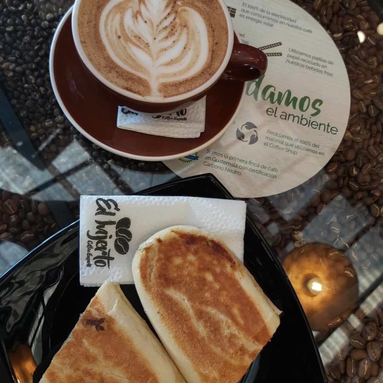 Bebidas Calientes - Moka Artesanal
Panini de pollo