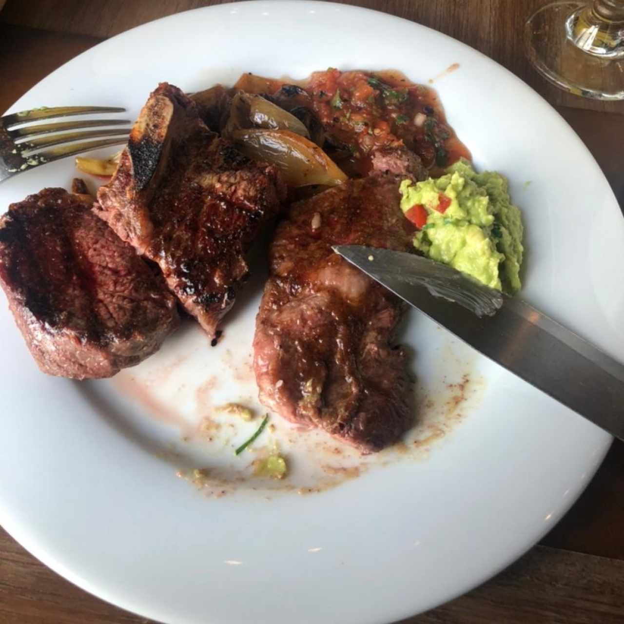 LOS CONQUISTADORES - ASADO ANTIGÜEÑO