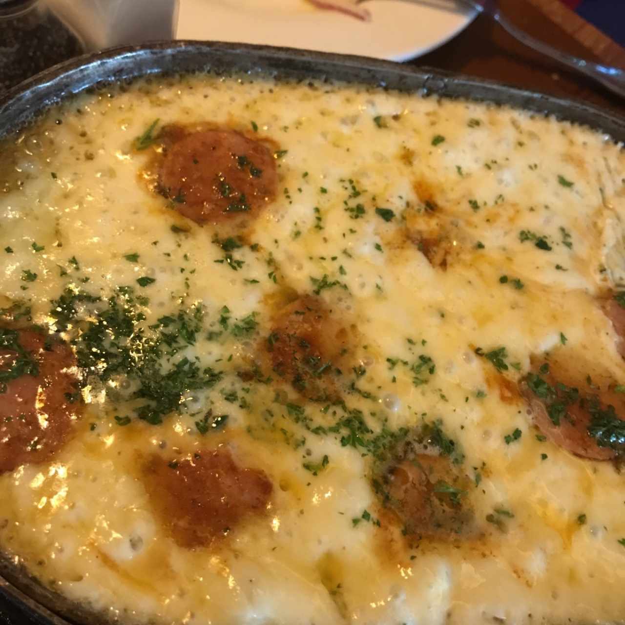 queso fundido de chorizo 
