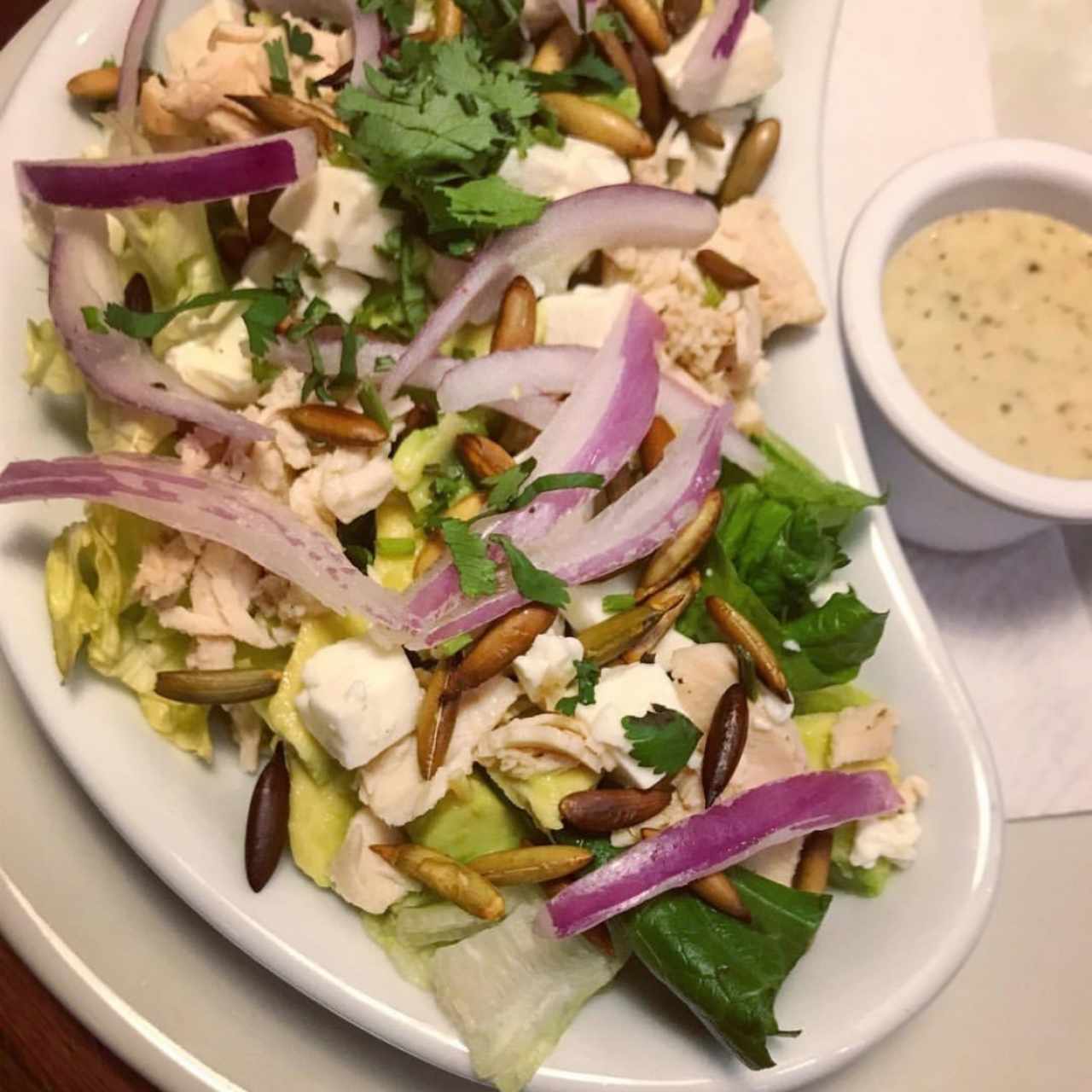 Ensaladas - Aguacate y Pepitoria
