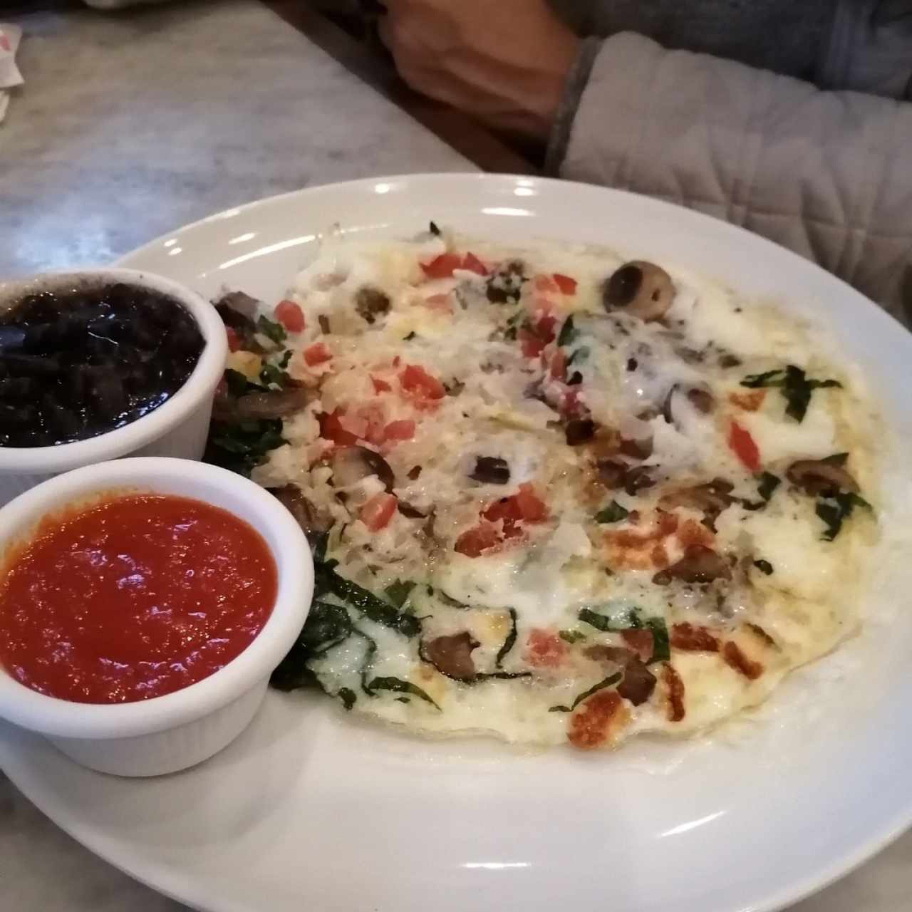 Omelette de Claras, Queso Panela y Vegetales