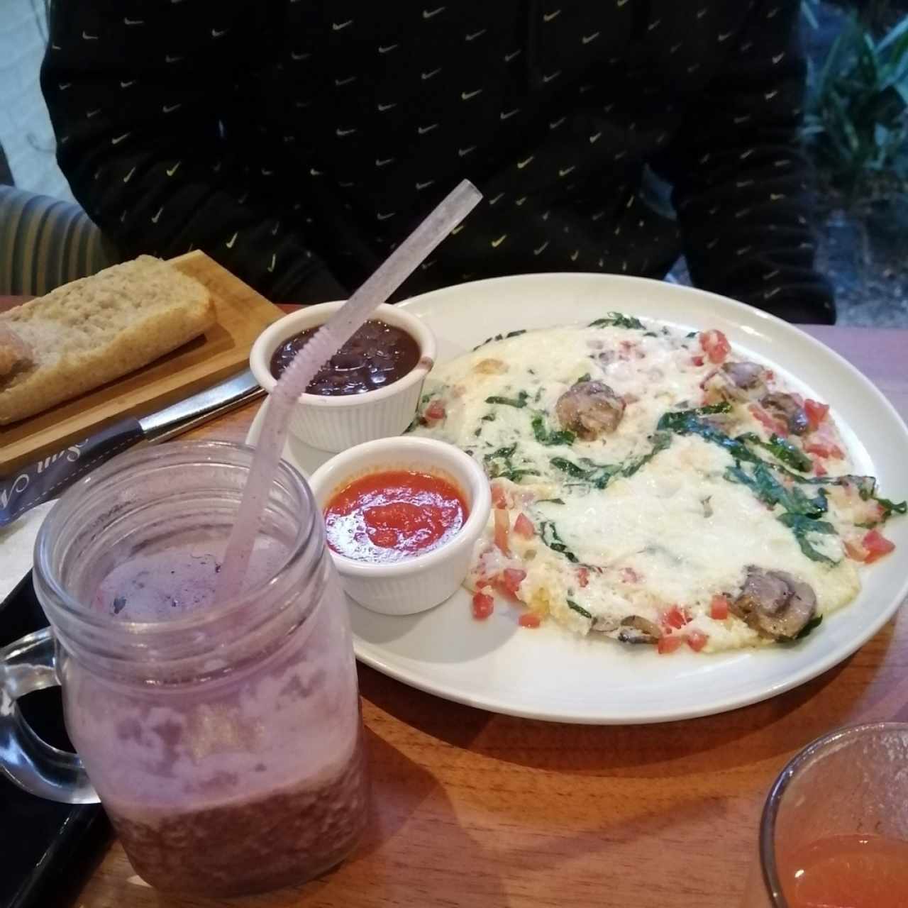 Omelette de Claras, Queso Panela y Vegetales