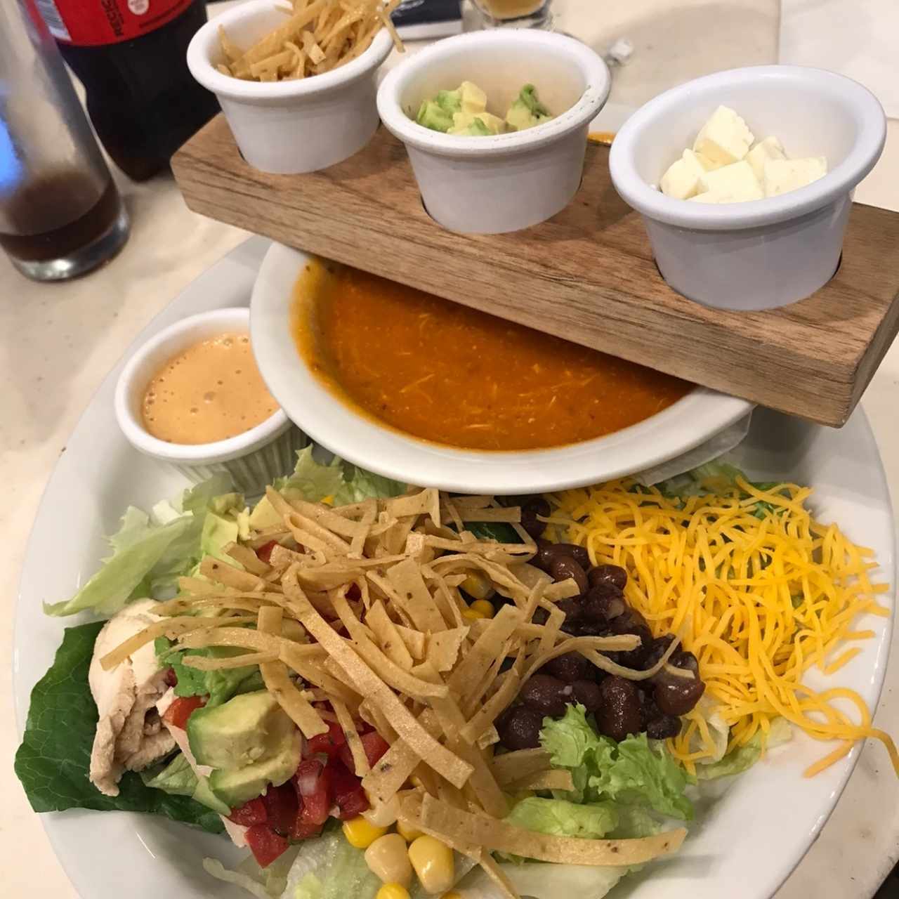 sopita de tortilla y ensalada ssanta fe 