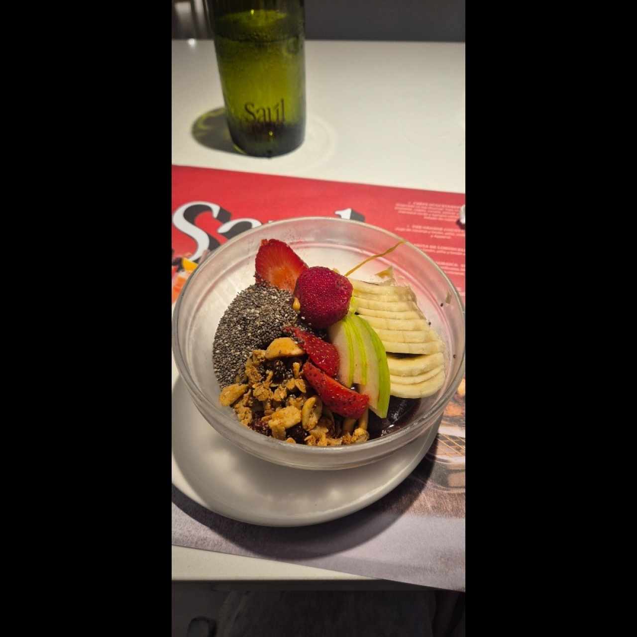 helado akai con frutas...