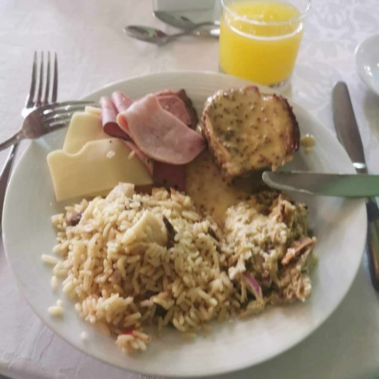 Paella, porkbelly, quesos y jamones