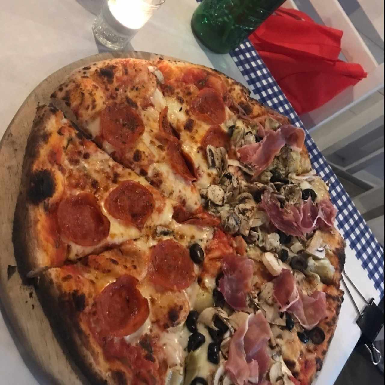 mitad peperoni mitad quatro volte