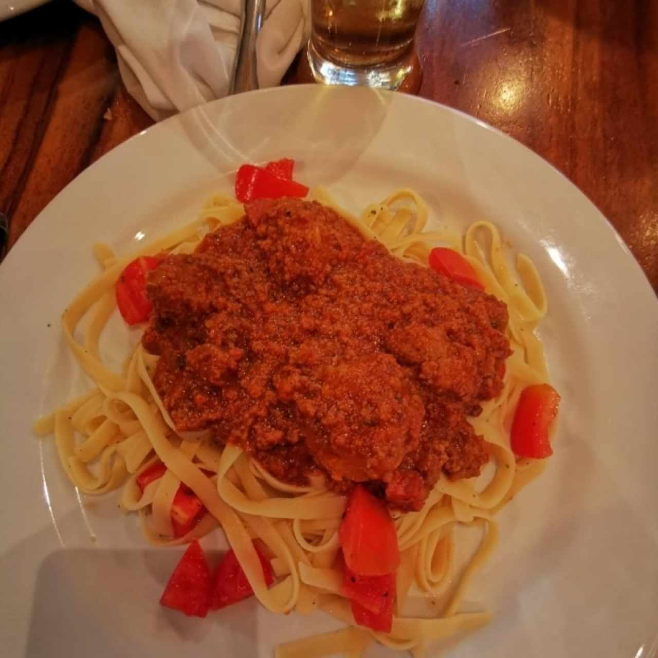 FETTUCCINE ALLA BOLOGNESE CON ALBÓNDIGAS