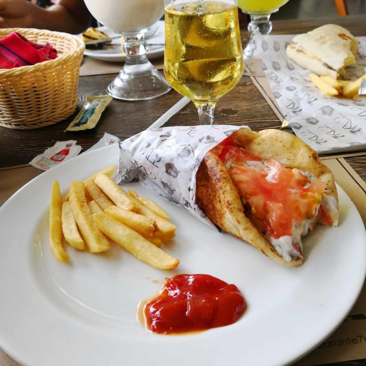 Sándwiches - Gyro de Pollo