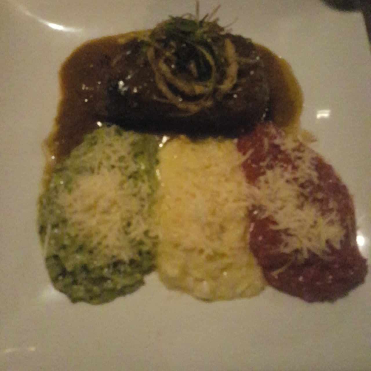 Lomito con rissoto tricolor