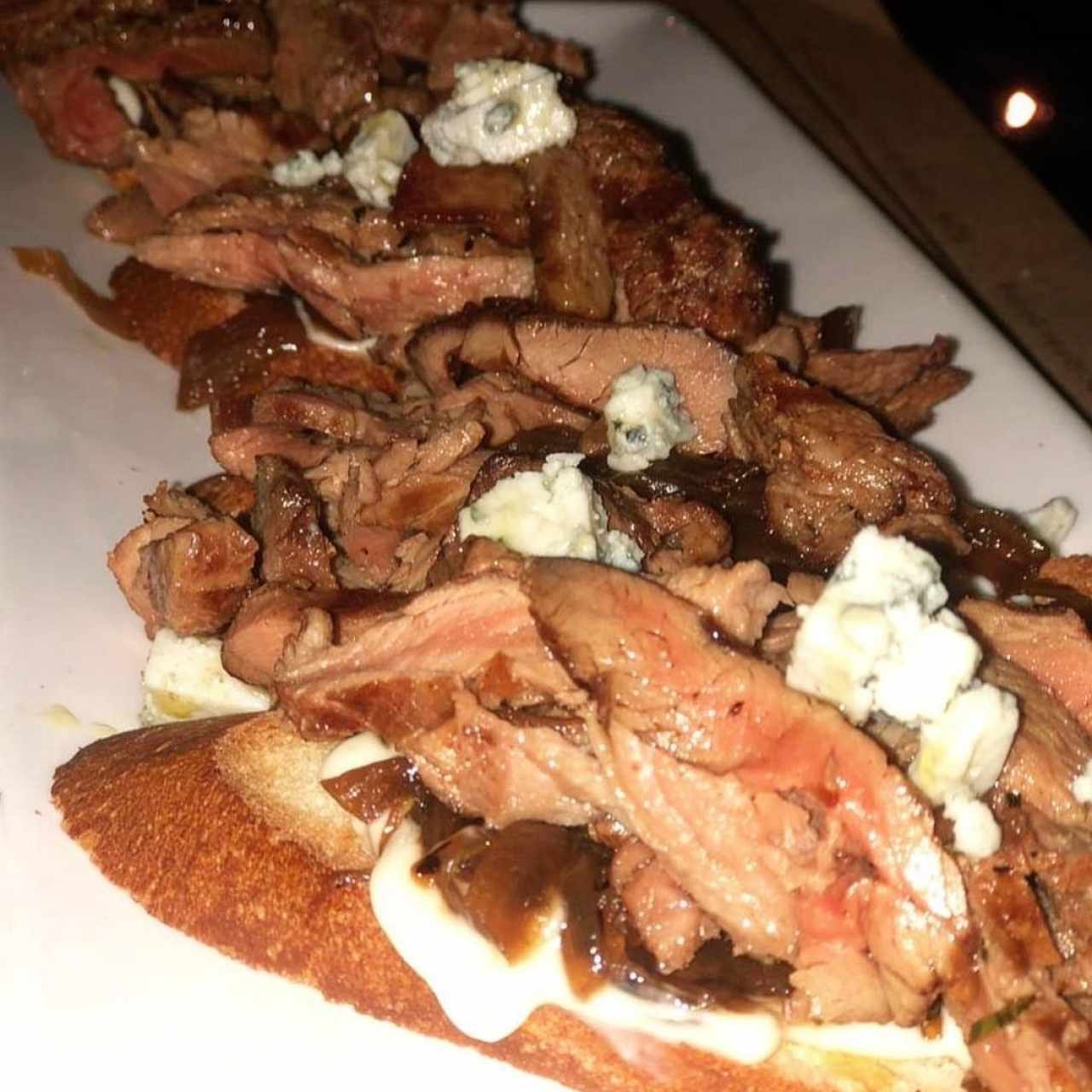 Tostadas de lomito
