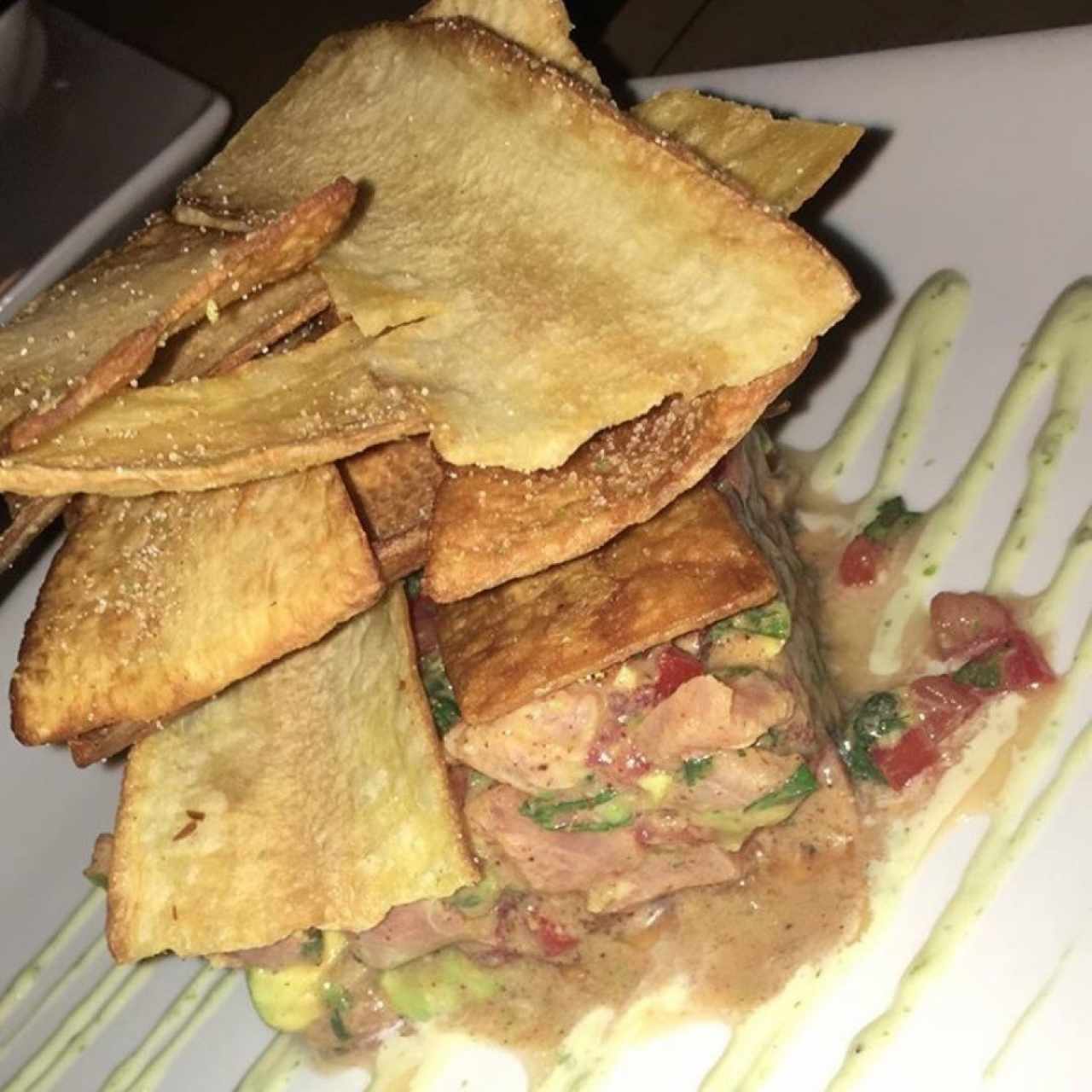 Tuna Tartare Con Aguacate