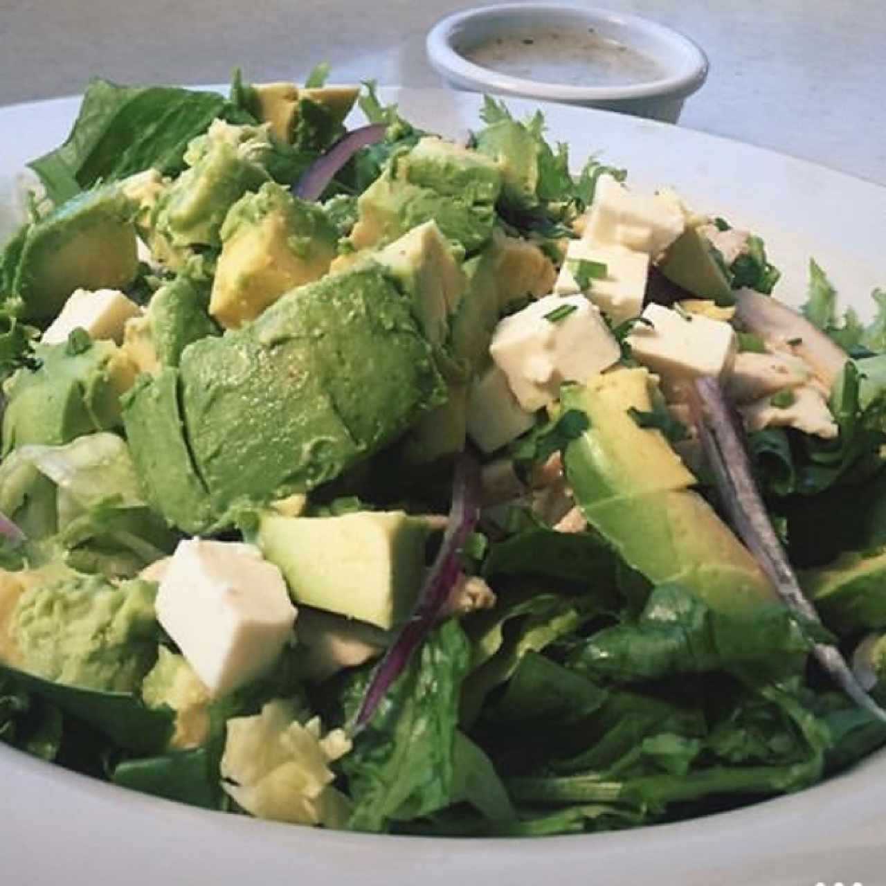 Ensaladas - Aguacate y Pepitoria