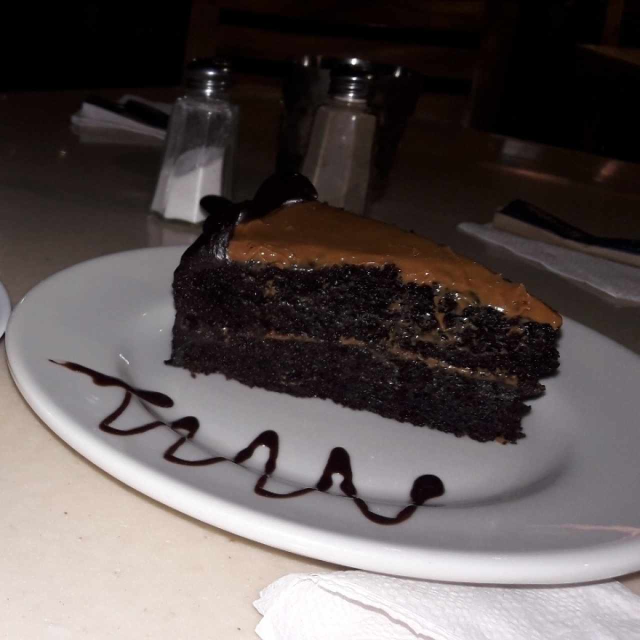 Bizcocho de chocolate con dulce de leche