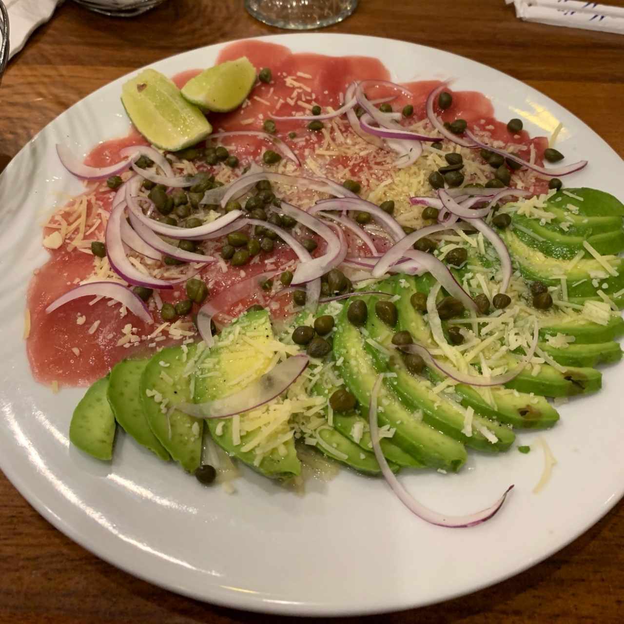 Carpaccio Mixto de Lomito y Aguacate