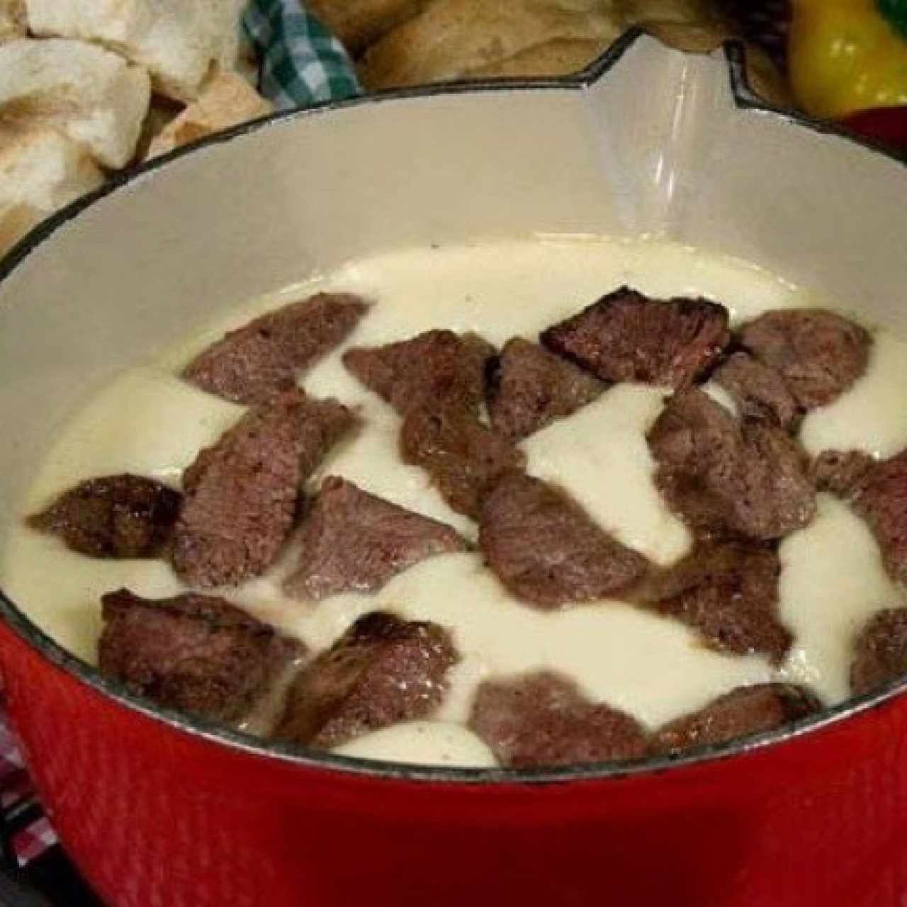Queso con Lomito 2 P: Q.259 / 3 P: Q.335