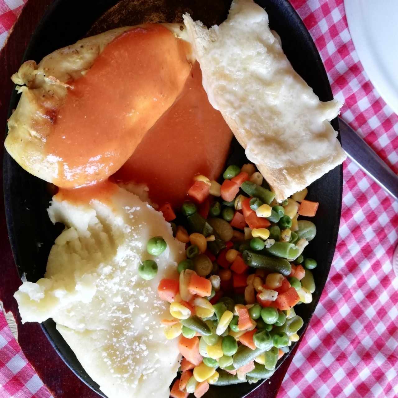Pollo 8 Oz: Q.109 / 16 Oz: Q.159 / 24 Oz: Q.219