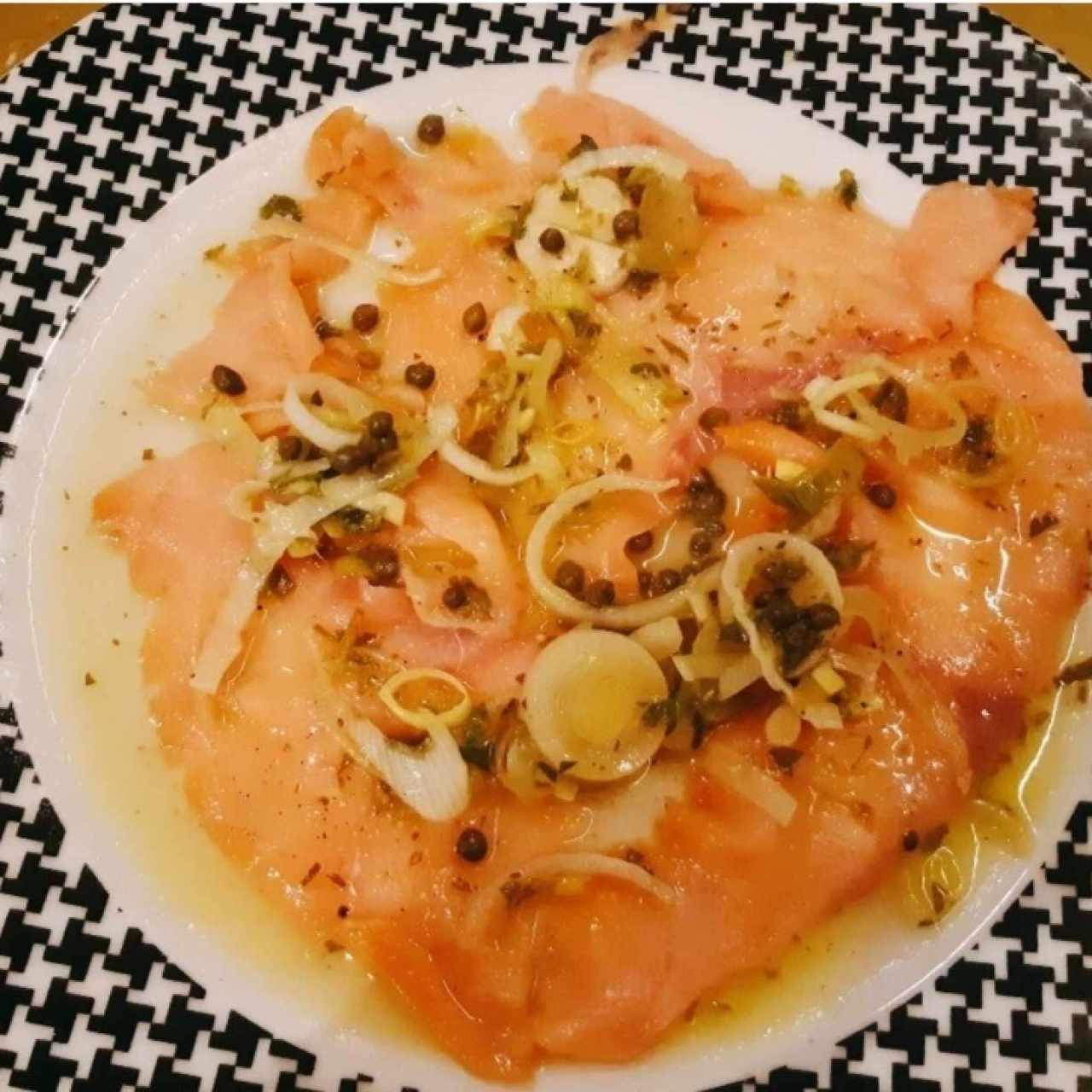 Entradas - Carpaccio de Salmón