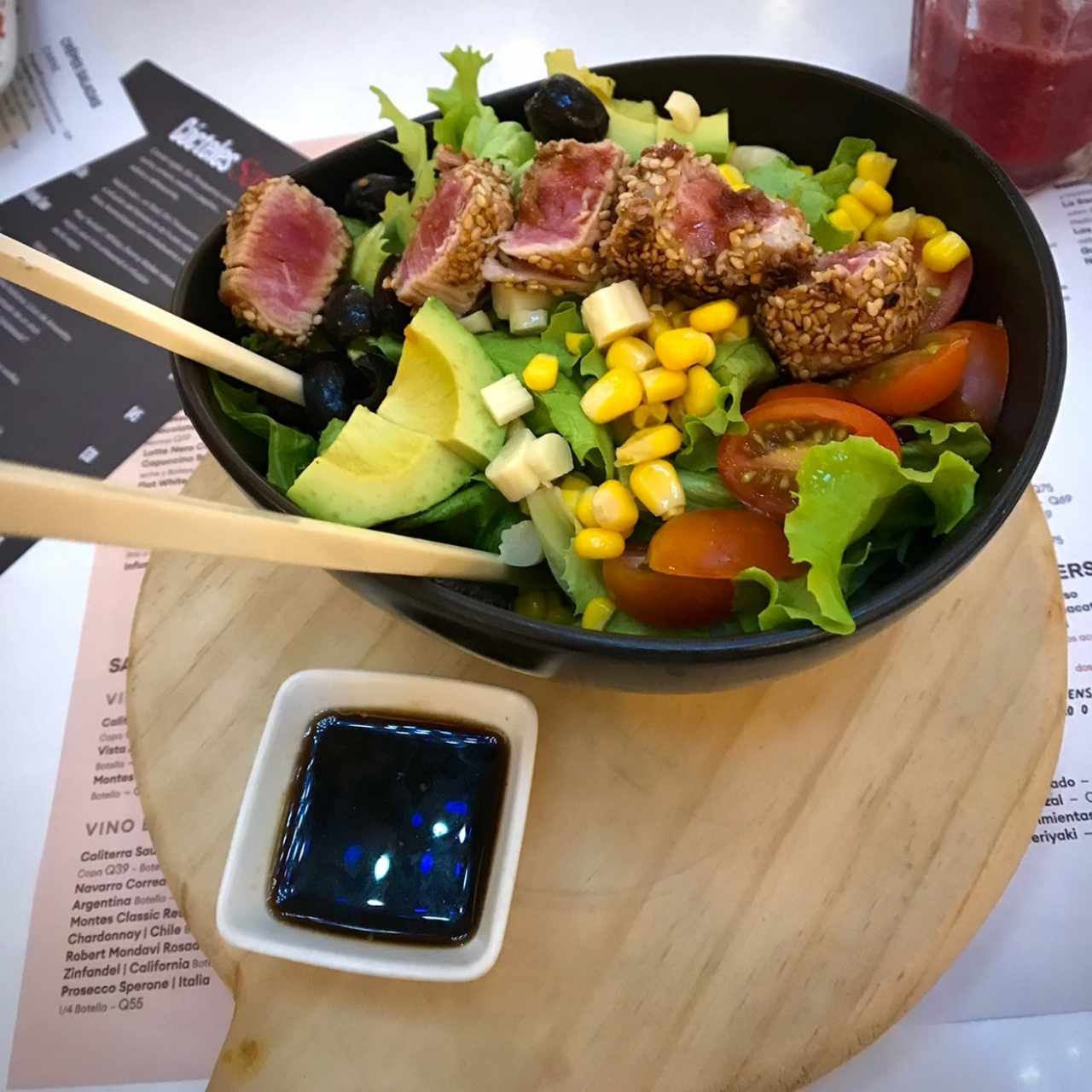 Bowl Rojo, un delicioso almuero o cena. Es bastante ligero, tiene un sabor único. Recomiendo acompañarlo con el smoothie Ibiza.