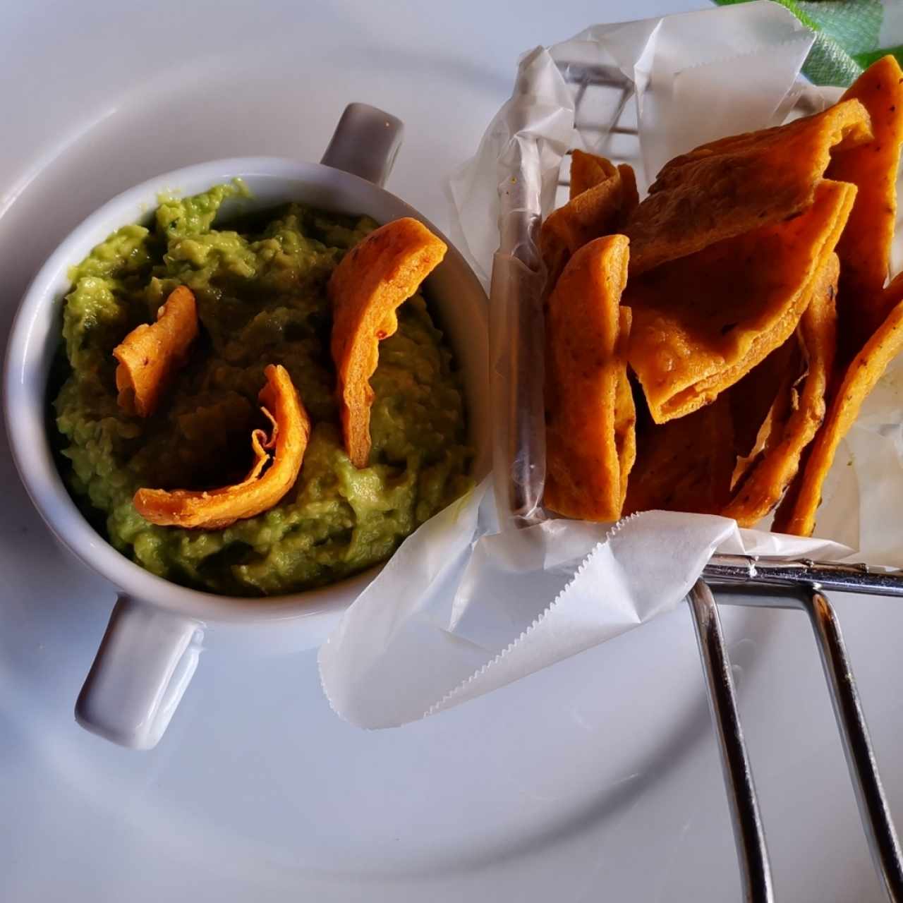 ALMUERZO - Guacamol con Nachos