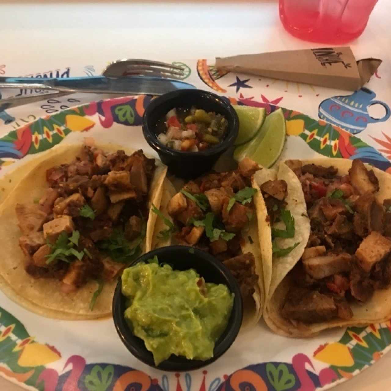 Tacos de carnitas con chojin 