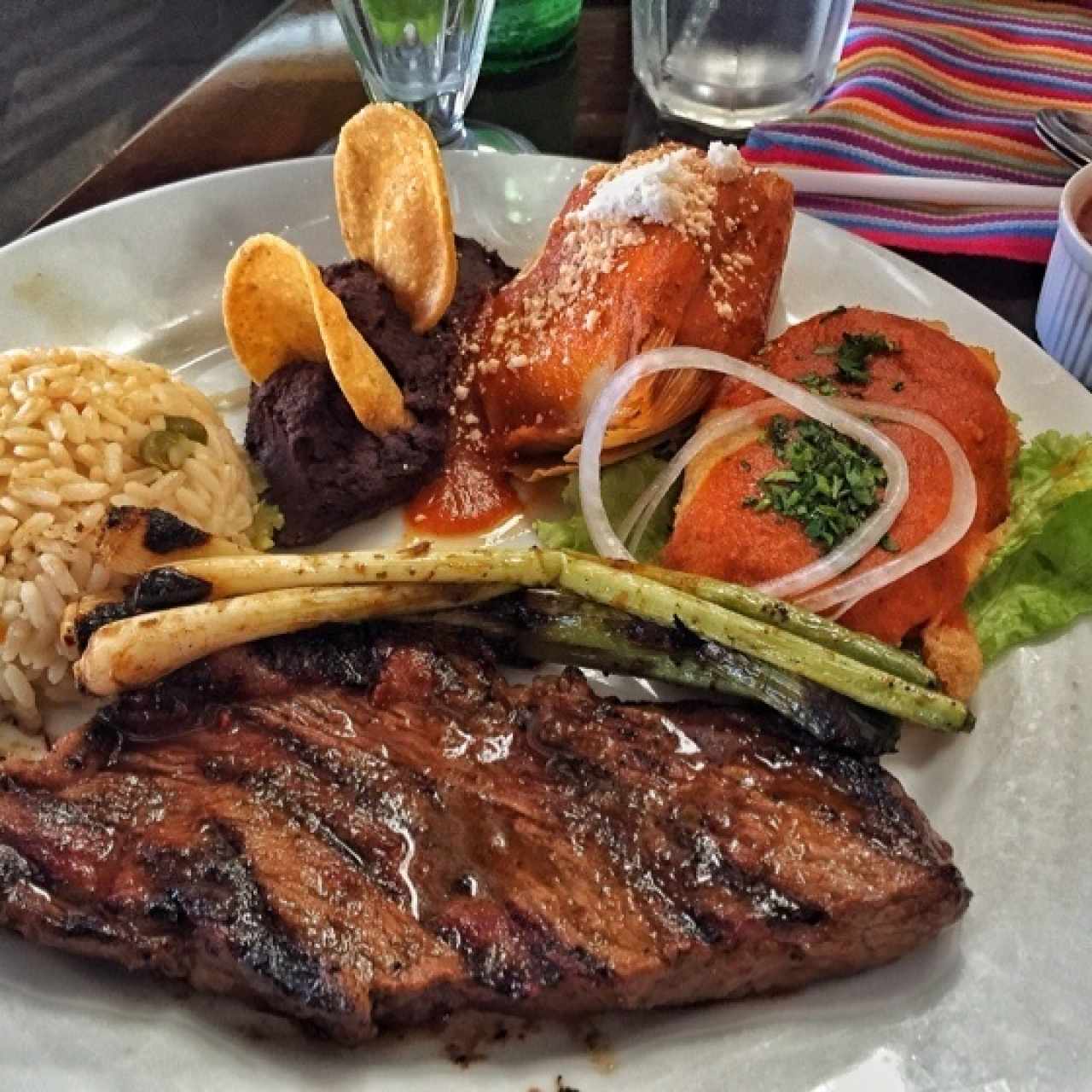 Plato Chapinísimo 5 onzas