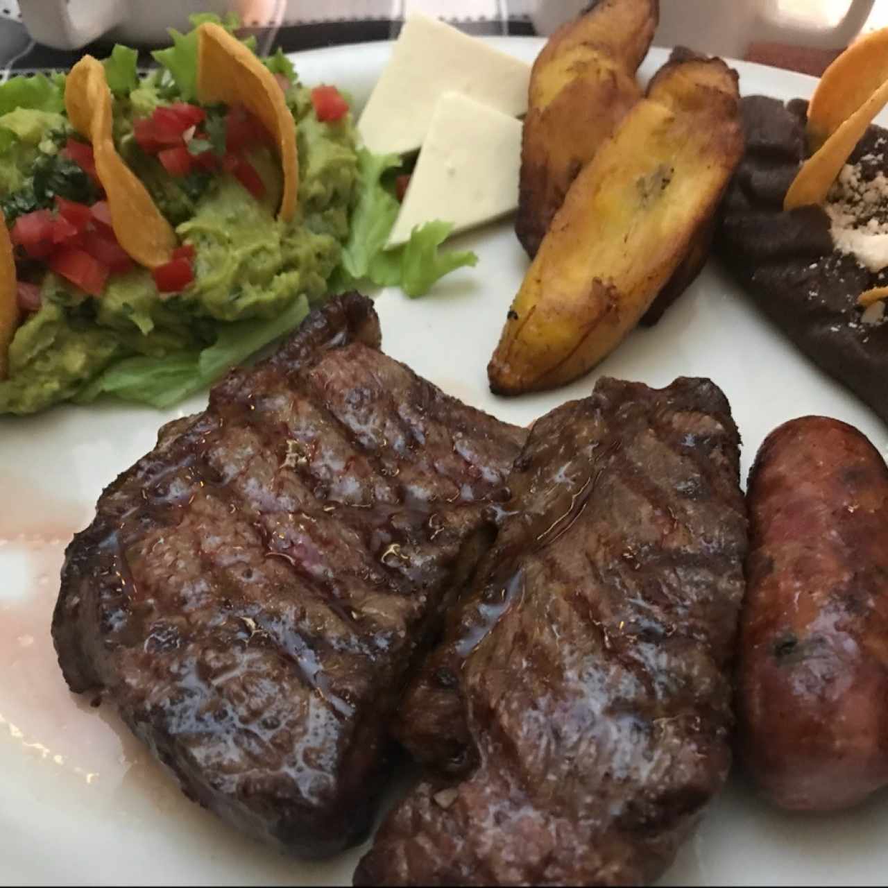 asado tipico.  puyaso, longaniza y chorizo.