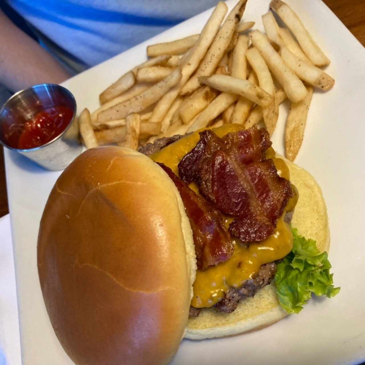 Lunch - Fridays Burger