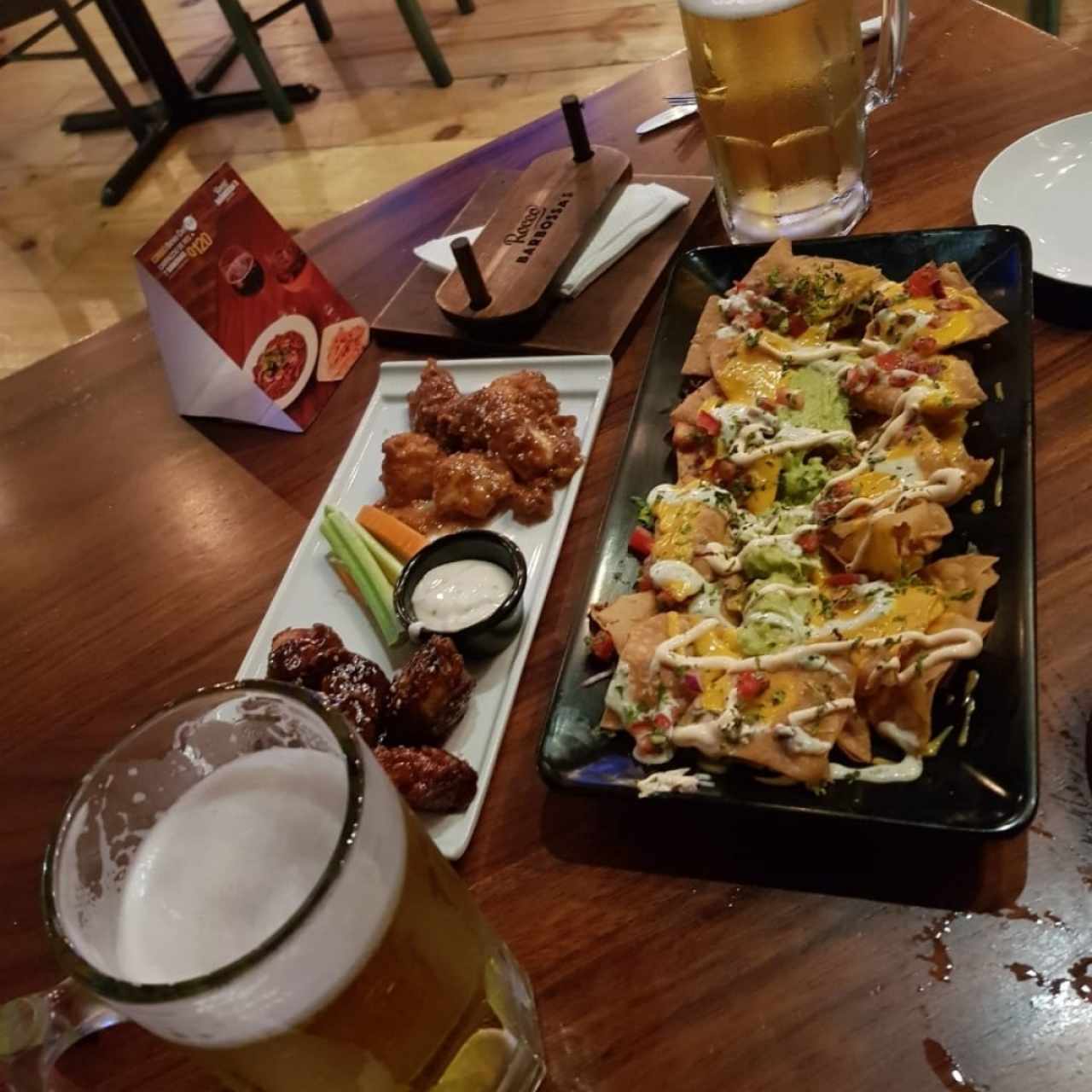 Nachos y alitas