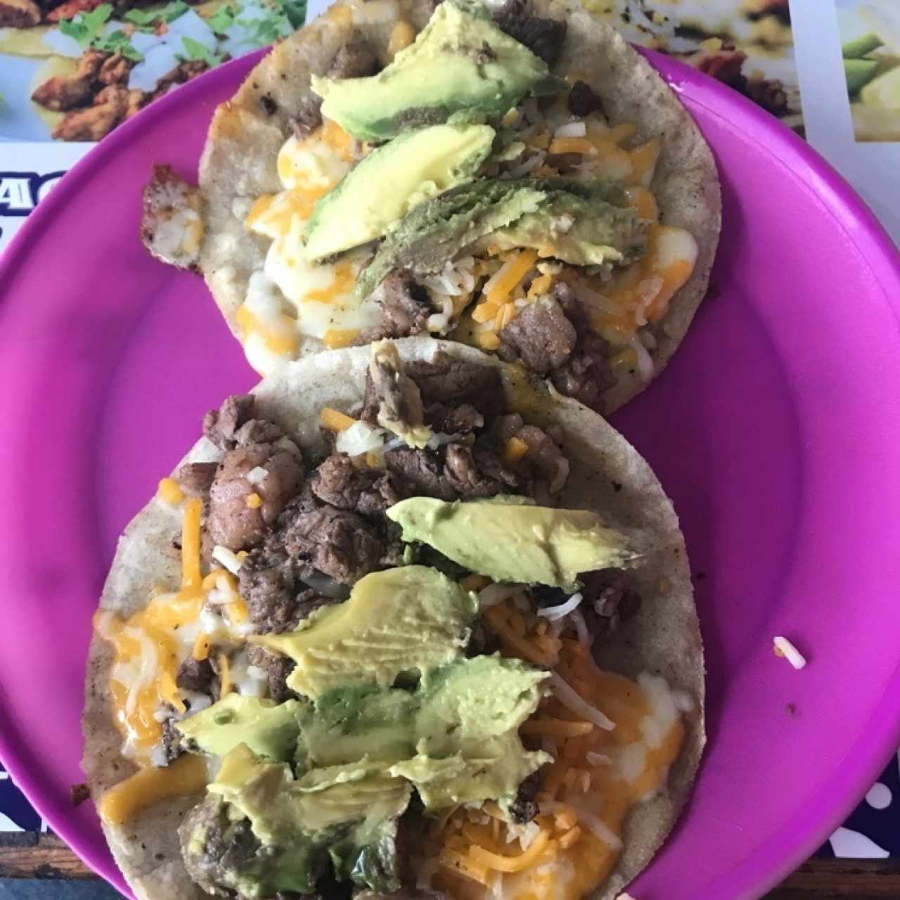tacos con queso y aguacate de puyazo