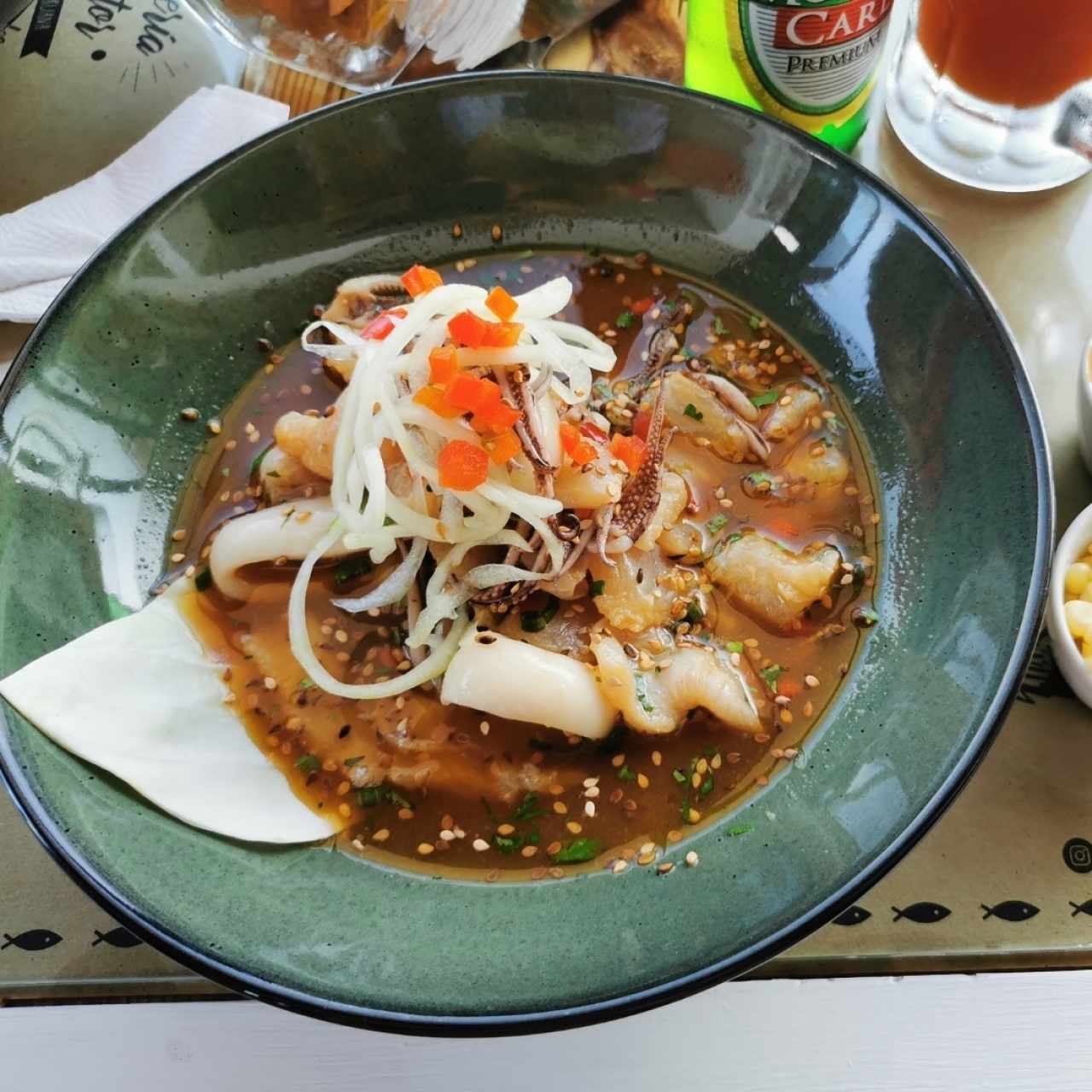 Ceviche Nikkei de pescado y calamar 
