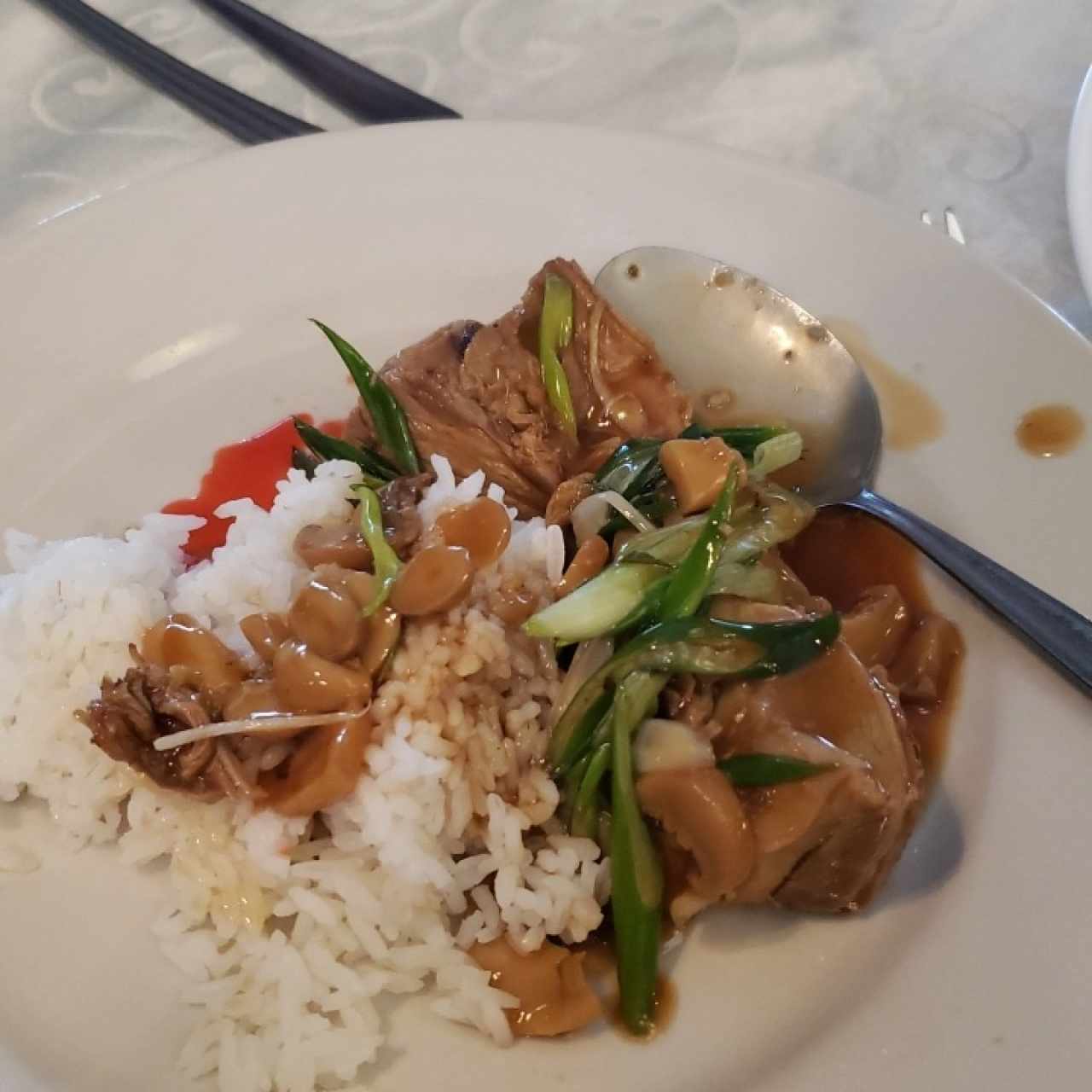 Pato con champiñones en salsa de ostras