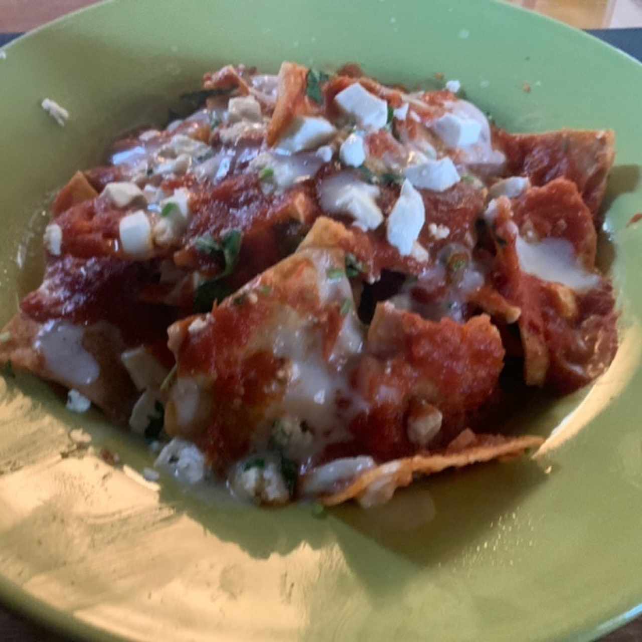 100% Mexicanos - Chilaquiles con huevo