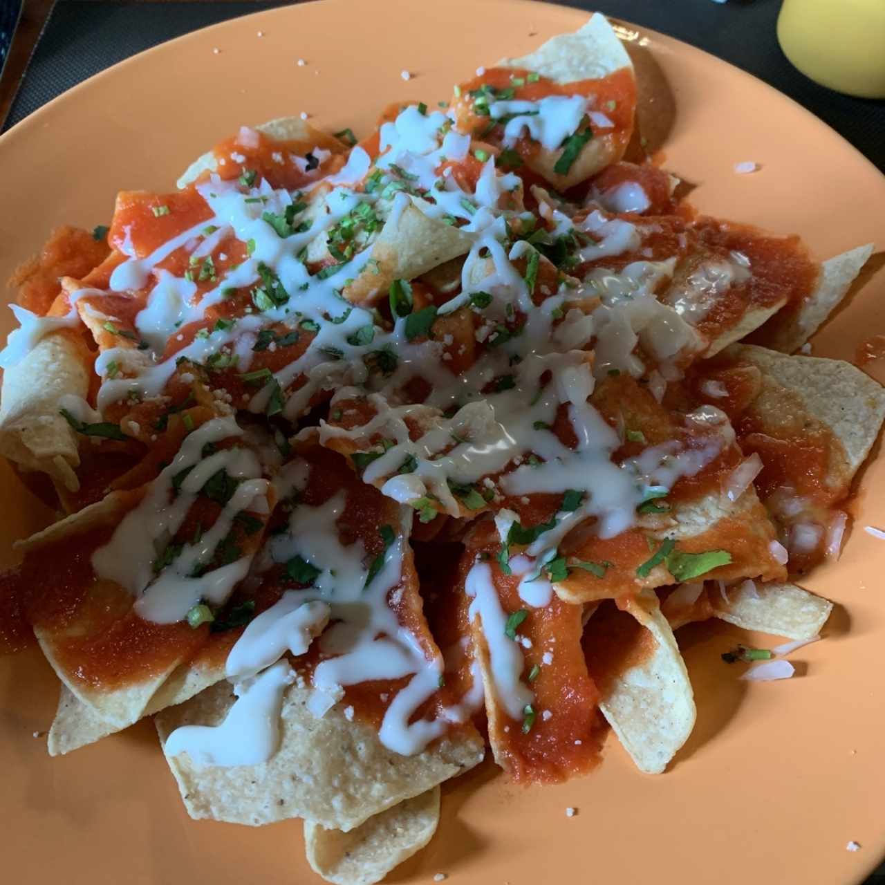 100% Mexicanos - Chilaquiles con huevo