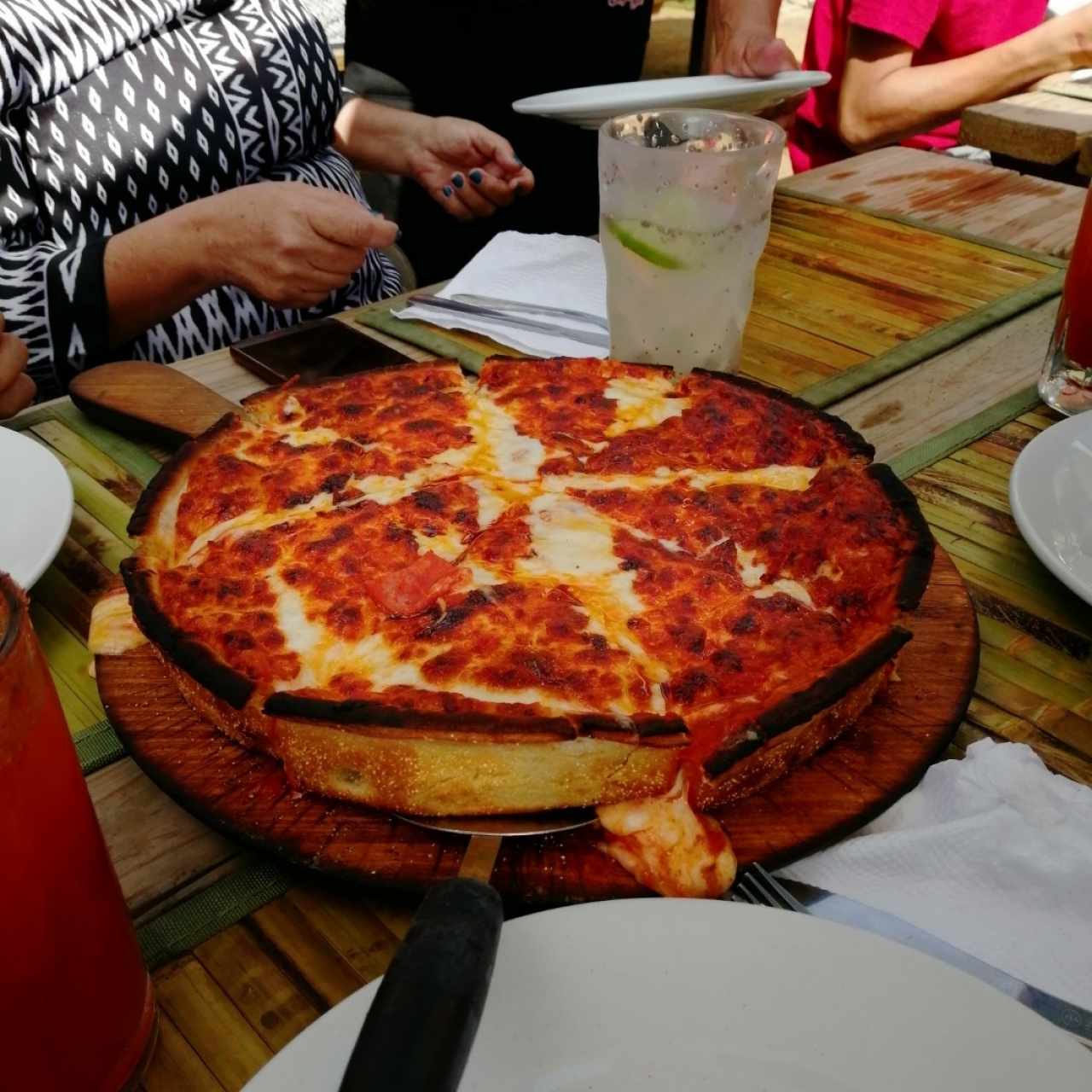 pizza de salsa roja