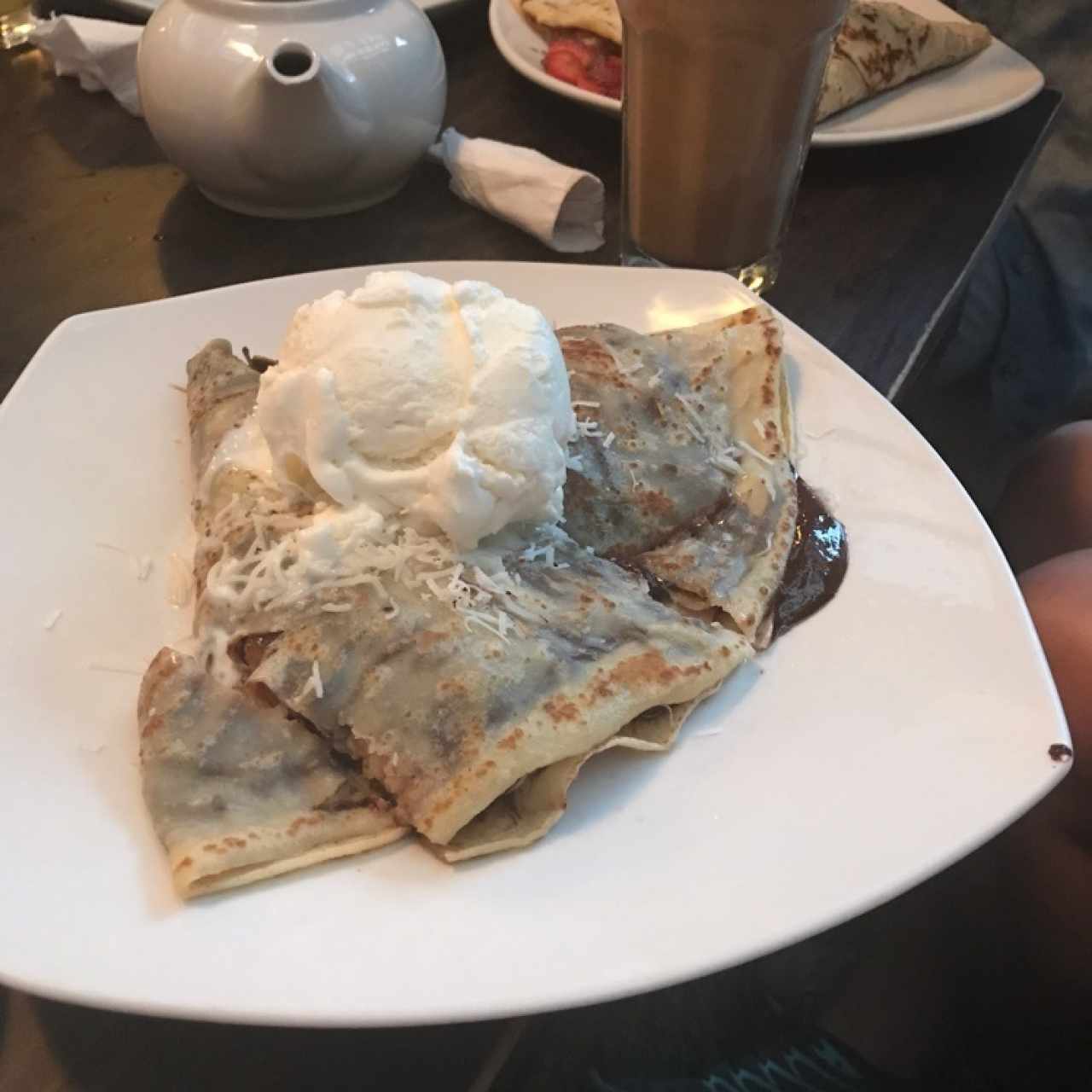 Crepa de nutella con helado, flambeada